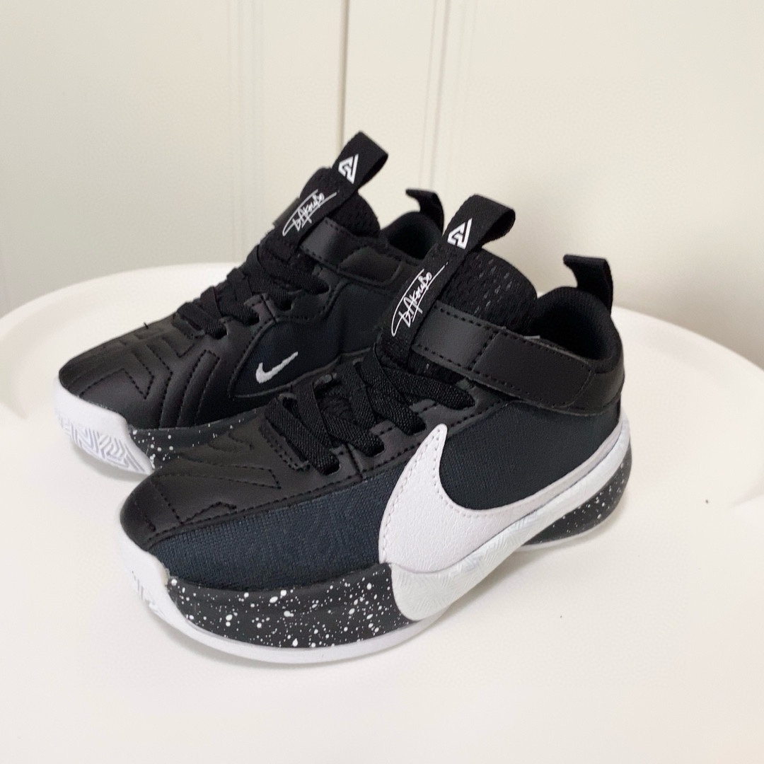 图片[9]-放 Nike耐克FREAK5字母哥实战减震篮球鞋 鞋身采用织物和皮革混合面料舒适 透气 鞋底EVA泡棉材质结合橡胶大底轻便 防滑 运动就选它 尺码26-37-选品中心