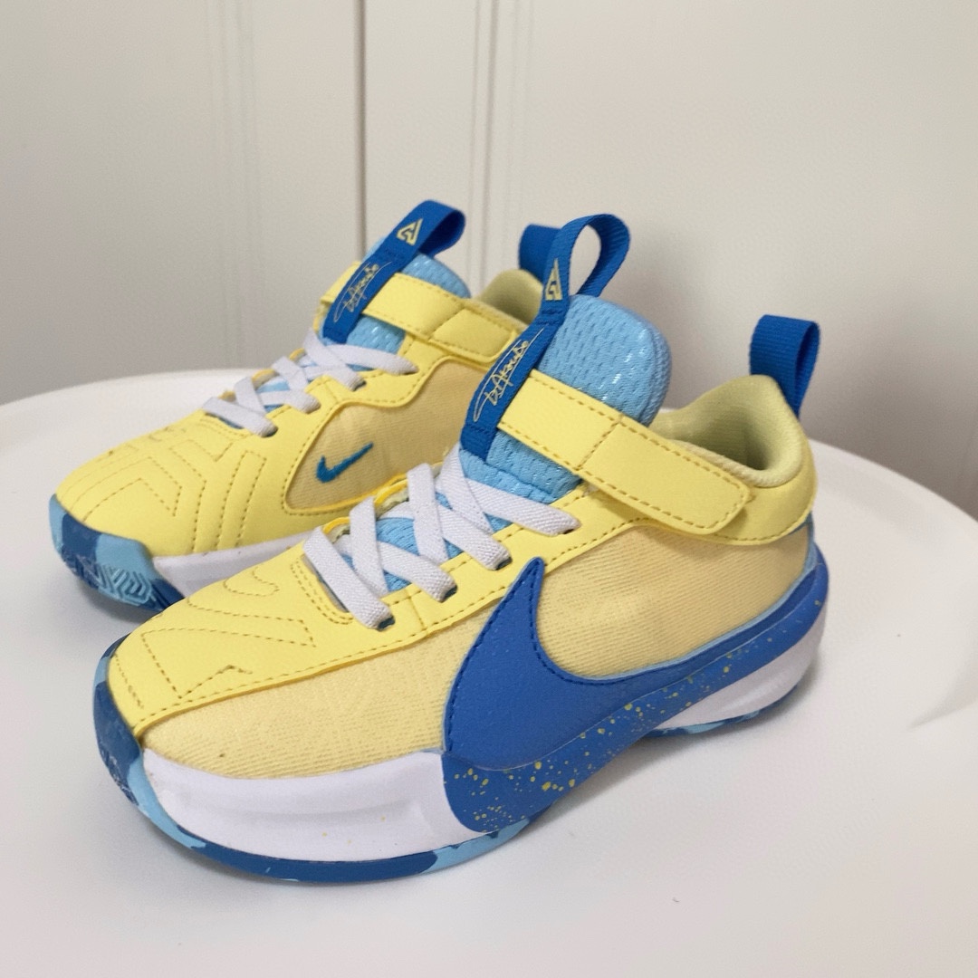 图片[4]-放 Nike耐克FREAK5字母哥实战减震篮球鞋 鞋身采用织物和皮革混合面料舒适 透气 鞋底EVA泡棉材质结合橡胶大底轻便 防滑 运动就选它 尺码26-37-选品中心