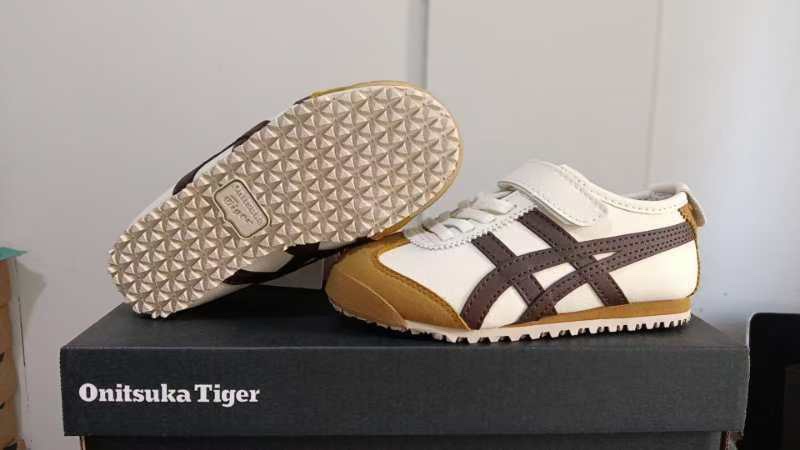 图片[4]-新色 YSS 亚瑟士鬼冢虎新款限量儿童魔术贴休闲鞋 尺码：22.5–37.5码 新工厂新工艺新材料🆕 新配色更好看啦✌🏻 经典款式设计，低调奢华有内涵❤️ 魔术贴松紧带设计，穿脱超方便✔️ 超弹橡胶大底，脚感超赞👍🏻.-选品中心