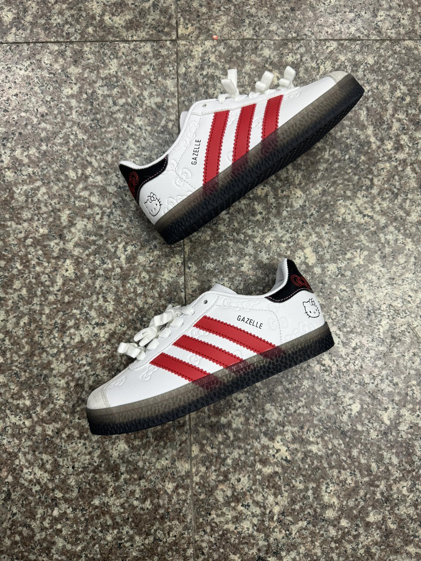 图片[7]-补齐 德训2代 Hello Kitty/凯蒂猫 x adidas originals GAZELLE 时尚百搭 防滑减震 低帮 儿童板鞋 尺码24-37 .-选品中心