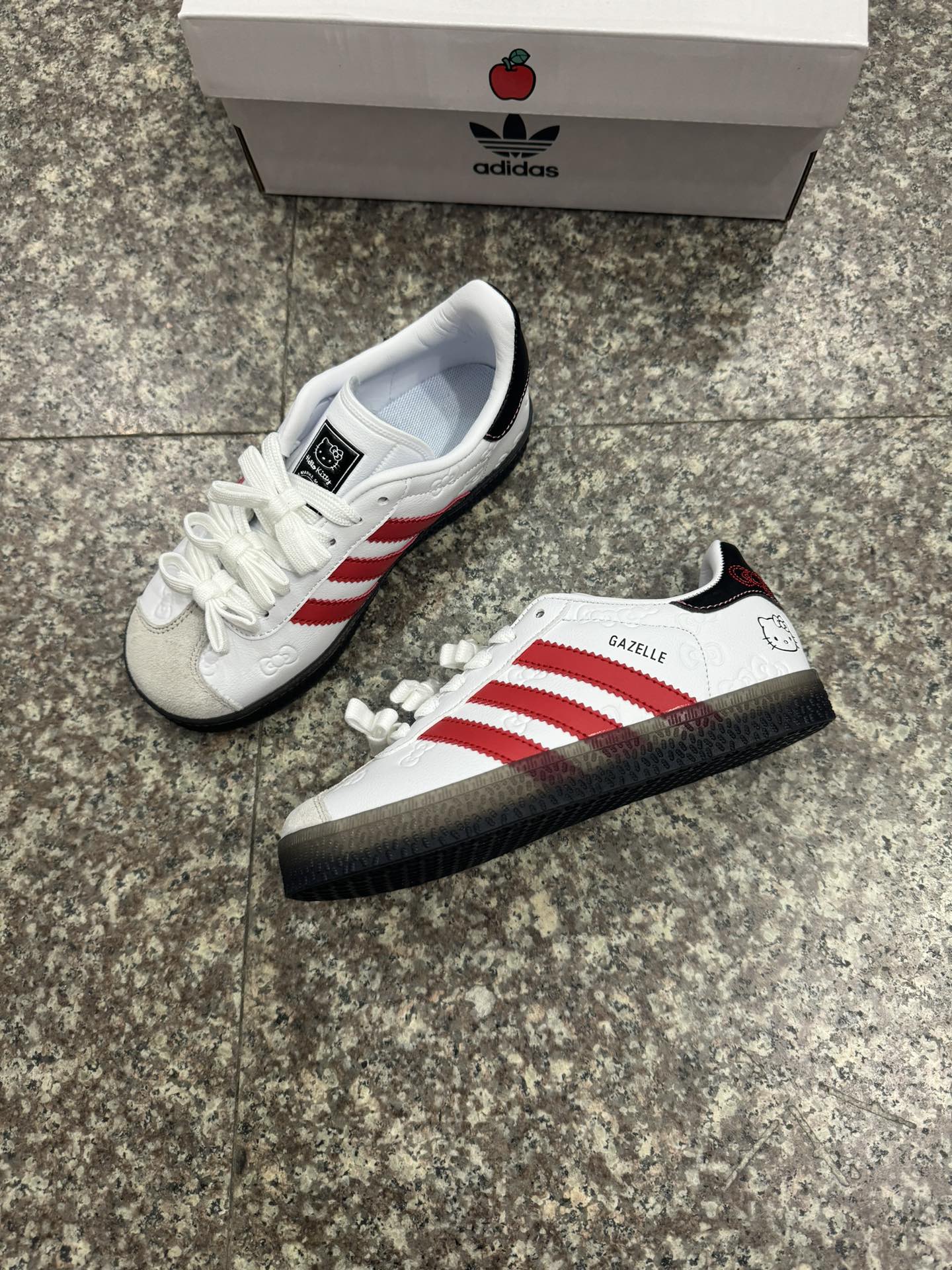 图片[6]-补齐 德训2代 Hello Kitty/凯蒂猫 x adidas originals GAZELLE 时尚百搭 防滑减震 低帮 儿童板鞋 尺码24-37 .-选品中心