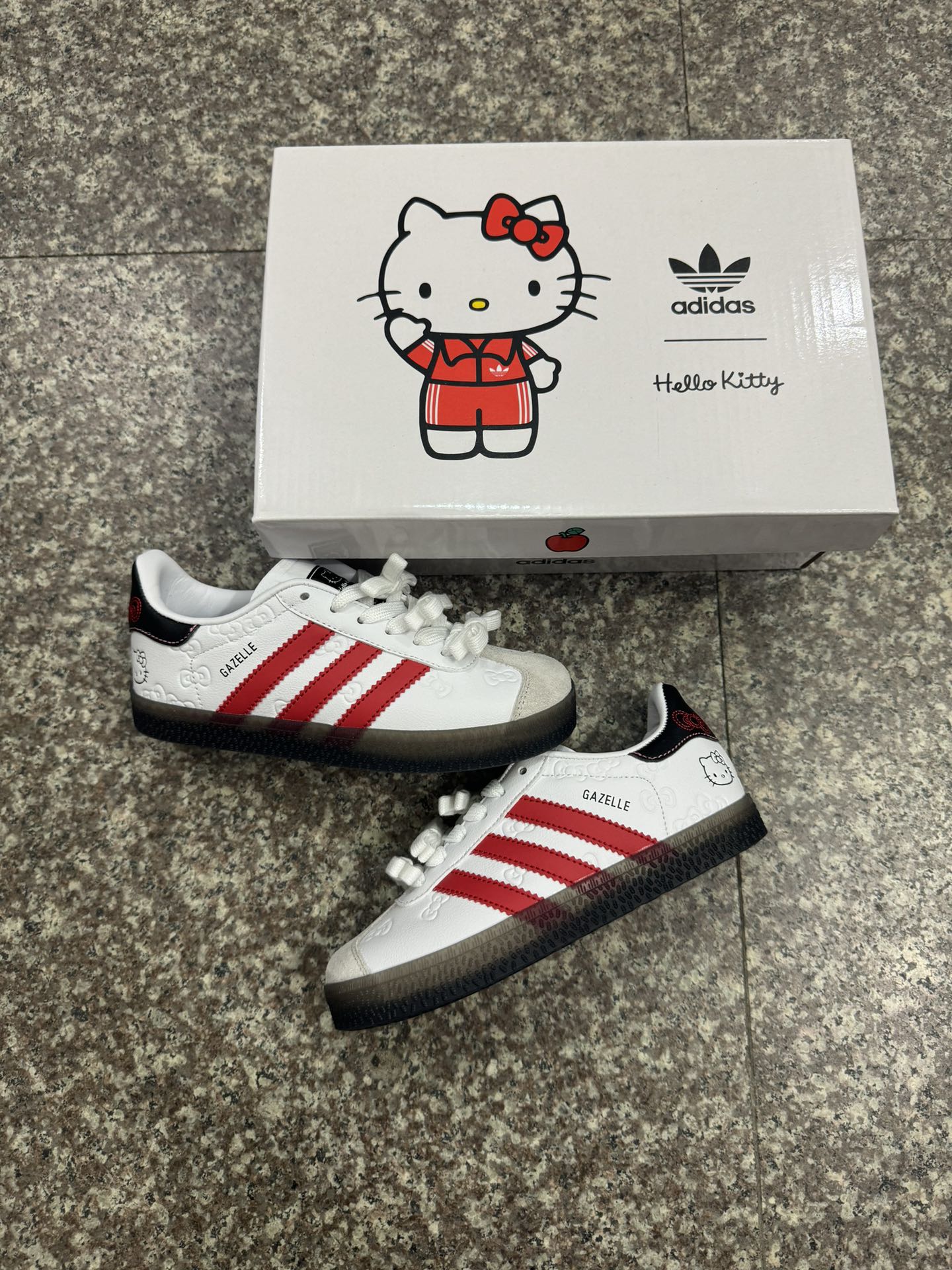 图片[9]-补齐 德训2代 Hello Kitty/凯蒂猫 x adidas originals GAZELLE 时尚百搭 防滑减震 低帮 儿童板鞋 尺码24-37 .-选品中心