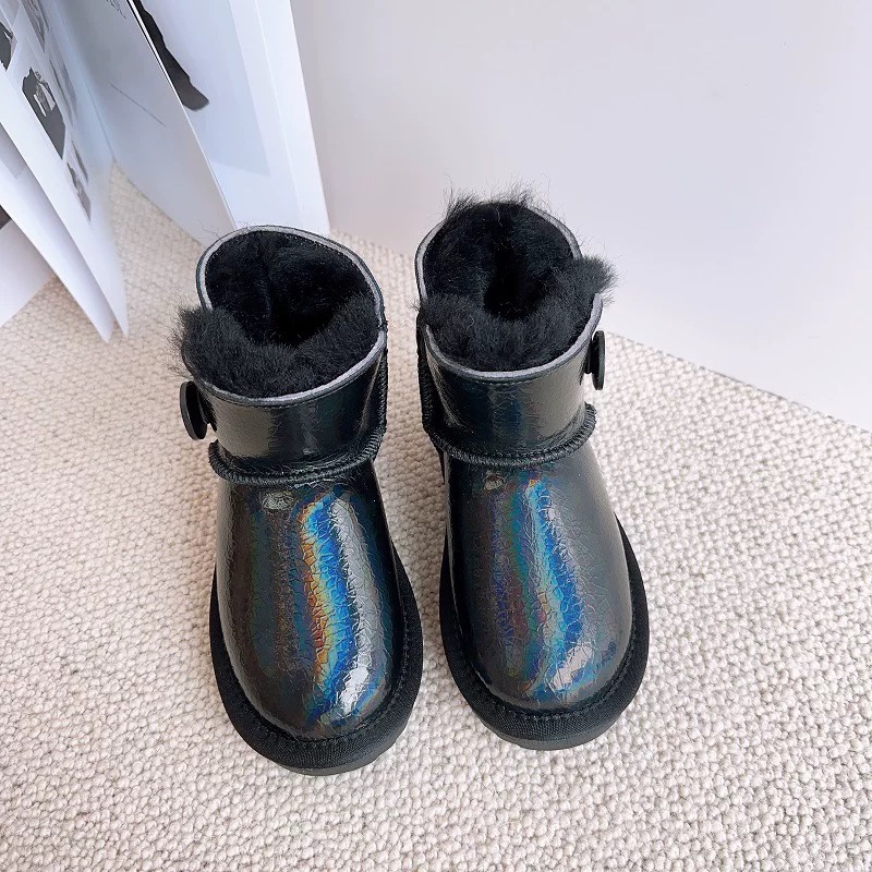 图片[4]-UGG镭射羊毛一体防水雪地靴 镭射系列三色～ 材质：头层牛皮压花➕羊毛，防滑牛筋底 ✦既可以时尚好看，也可以防水防污☝🏻 尺码：童25-35-选品中心