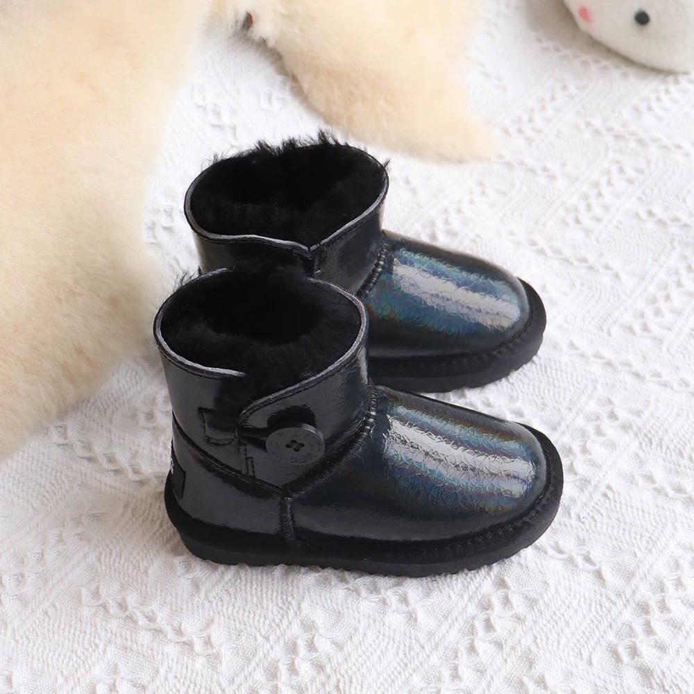 图片[9]-UGG镭射羊毛一体防水雪地靴 镭射系列三色～ 材质：头层牛皮压花➕羊毛，防滑牛筋底 ✦既可以时尚好看，也可以防水防污☝🏻 尺码：童25-35-选品中心