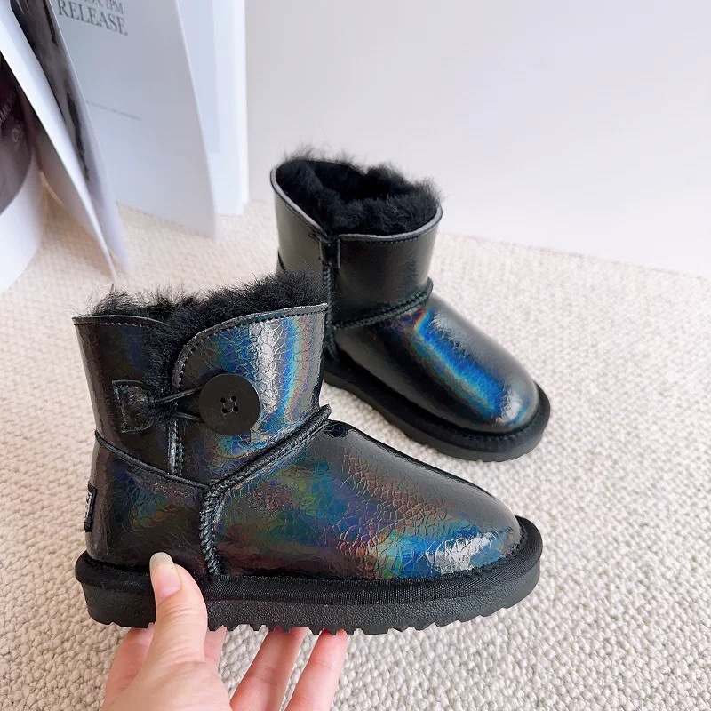 图片[2]-UGG镭射羊毛一体防水雪地靴 镭射系列三色～ 材质：头层牛皮压花➕羊毛，防滑牛筋底 ✦既可以时尚好看，也可以防水防污☝🏻 尺码：童25-35-选品中心