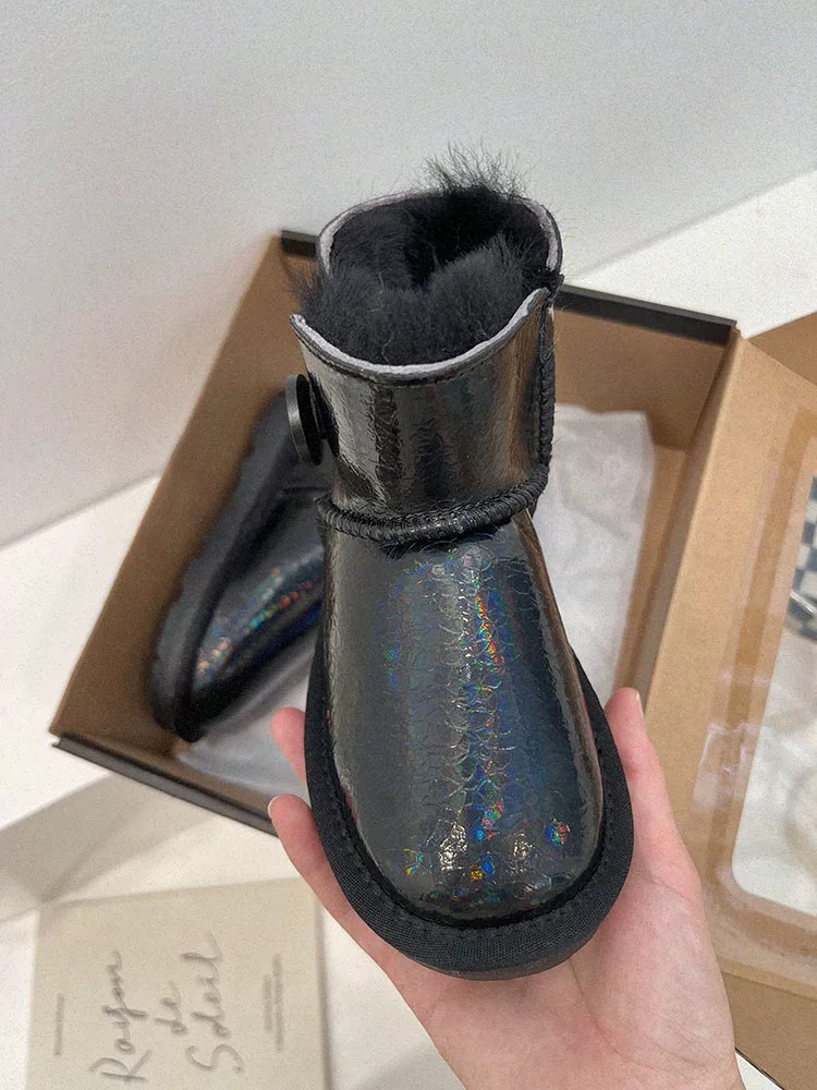 图片[8]-UGG镭射羊毛一体防水雪地靴 镭射系列三色～ 材质：头层牛皮压花➕羊毛，防滑牛筋底 ✦既可以时尚好看，也可以防水防污☝🏻 尺码：童25-35-选品中心