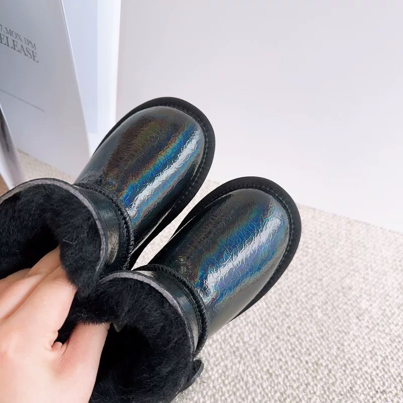 图片[5]-UGG镭射羊毛一体防水雪地靴 镭射系列三色～ 材质：头层牛皮压花➕羊毛，防滑牛筋底 ✦既可以时尚好看，也可以防水防污☝🏻 尺码：童25-35-选品中心