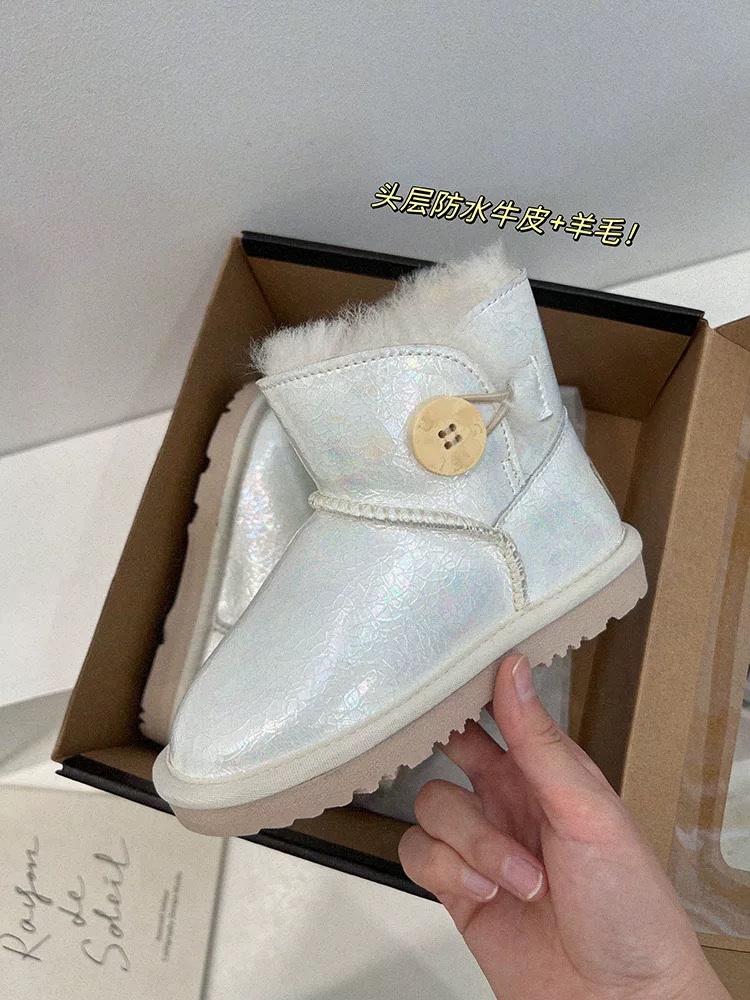 图片[5]-UGG镭射羊毛一体防水雪地靴 镭射系列三色～ 材质：头层牛皮压花➕羊毛，防滑牛筋底 ✦既可以时尚好看，也可以防水防污☝🏻 尺码：童25-35-选品中心