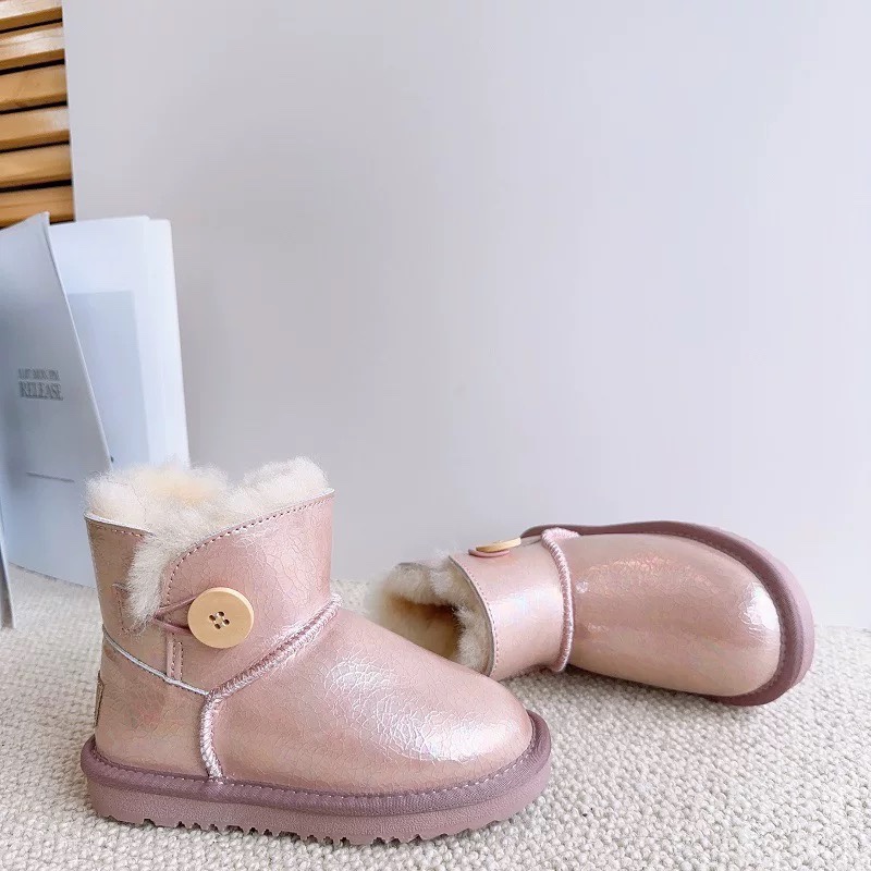 图片[2]-UGG镭射羊毛一体防水雪地靴25-35 材质：头层牛皮压花➕羊毛，防滑牛筋底 ✦既可以时尚好看，也可以防水防污☝🏻-选品中心