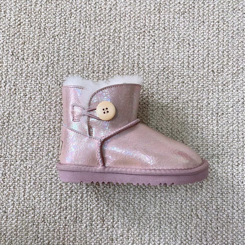 图片[3]-UGG镭射羊毛一体防水雪地靴 镭射系列三色～ 材质：头层牛皮压花➕羊毛，防滑牛筋底 ✦既可以时尚好看，也可以防水防污☝🏻 尺码：童25-35-选品中心