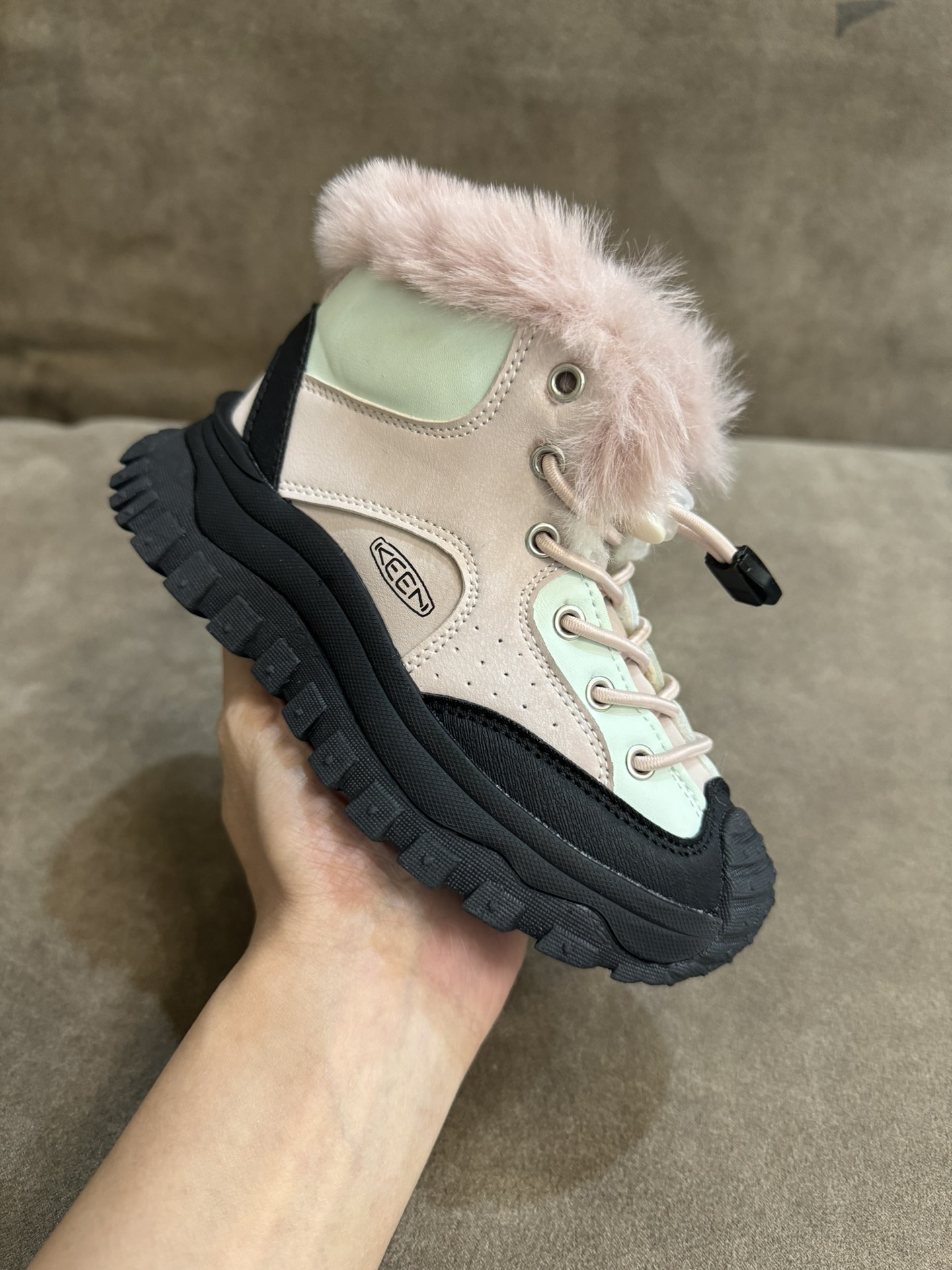 “Velvet Warm Boots: Stylish, Durable, and Perfect for Kids’ Outdoor Adventures!”