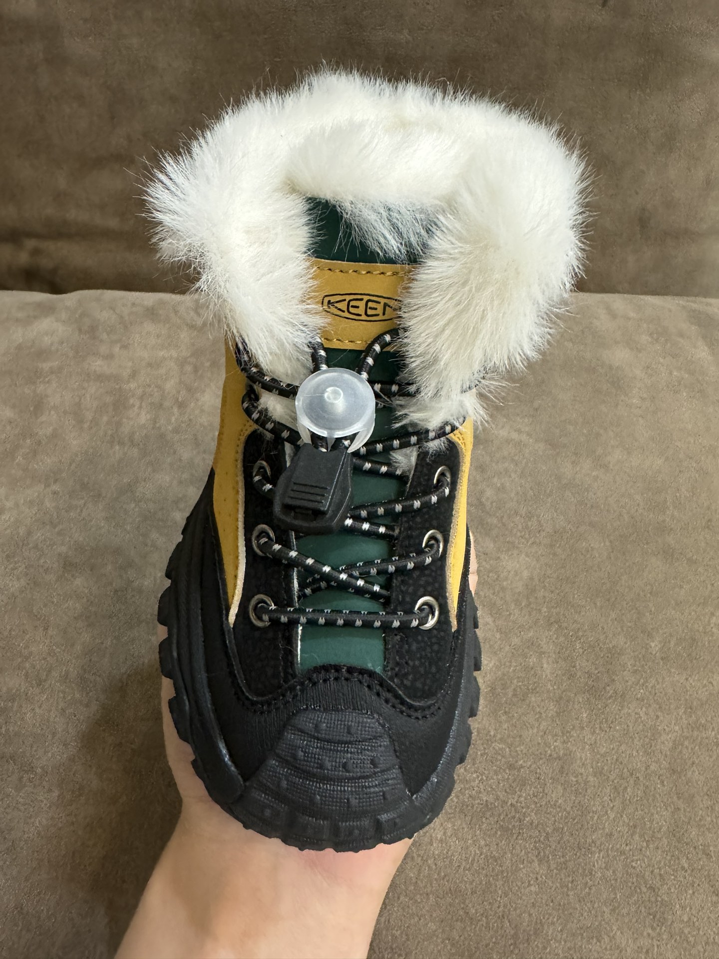 图片[3]-Keen 户外登山加绒保暖雪地靴童鞋 这双加绒雪地靴靴更不会让你失望 上脚很露营风 撞色的配色绝绝子又好看 鞋口鞋舌鞋垫加绒设计保暖效果刚刚好！ 松紧鞋带方便小朋友自己穿脱真的很值得入手一双试试！尺码26-37-选品中心