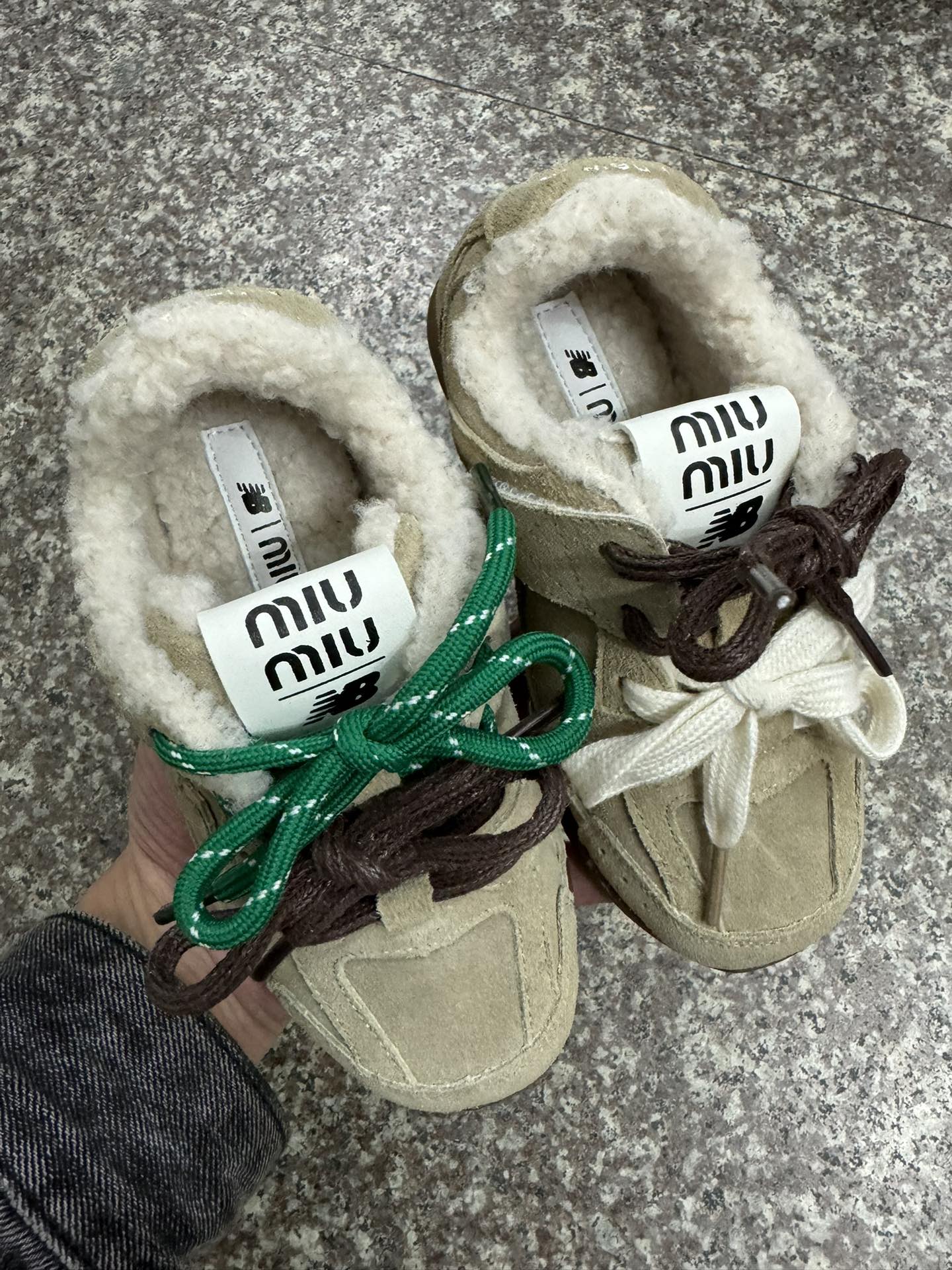 图片[8]-NB 530 miumiu 加绒联名童鞋 尺码24–37 采用双鞋带设计、独特的风格非常有质感！版型超级好看不肥不胖爱了爱了上脚非常轻便百搭～.-选品中心