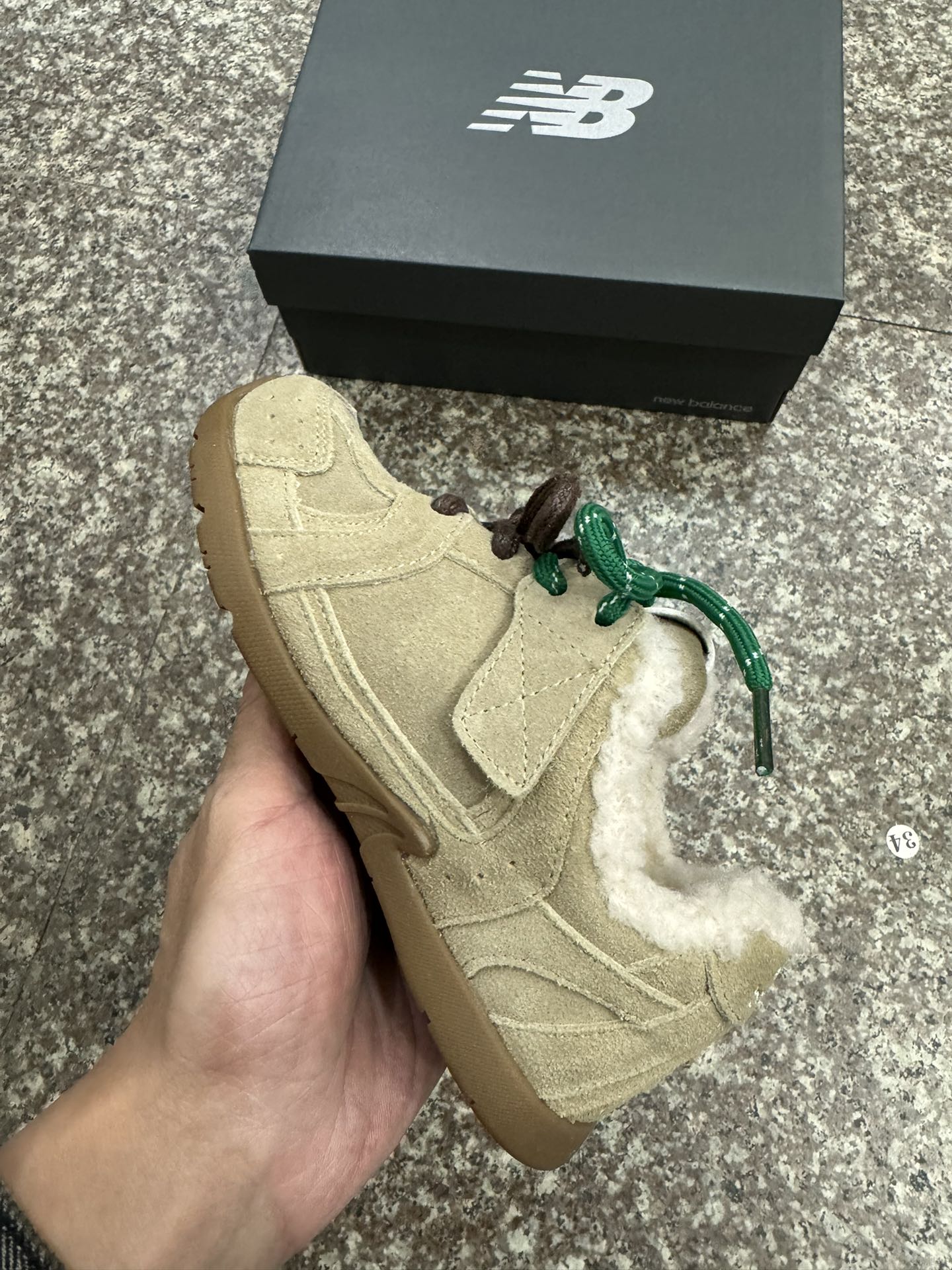 图片[2]-NB 530 miumiu 加绒联名童鞋 尺码24–37 采用双鞋带设计、独特的风格非常有质感！版型超级好看不肥不胖爱了爱了上脚非常轻便百搭～.-选品中心