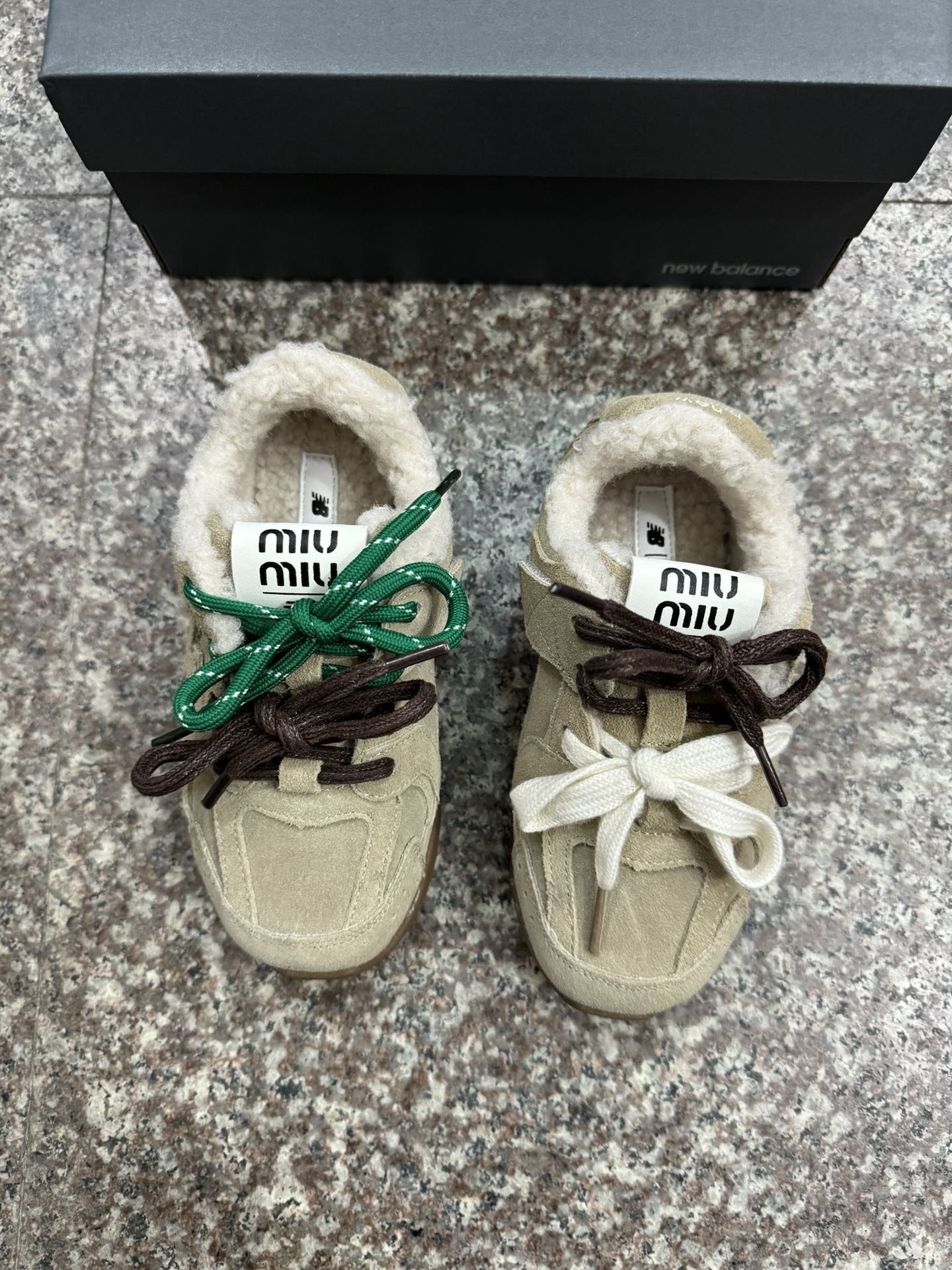 图片[4]-NB 530 miumiu 加绒联名童鞋 尺码24–37 采用双鞋带设计、独特的风格非常有质感！版型超级好看不肥不胖爱了爱了上脚非常轻便百搭～.-选品中心