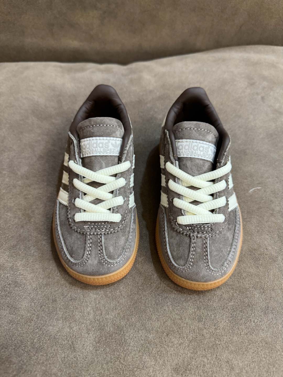 图片[4]-新款德训3代 adidas SPEZIAL 儿童鞋猪八皮德训鞋运动鞋 时尚百搭 防滑减震 低帮 儿童板鞋 尺码24-37 .-选品中心