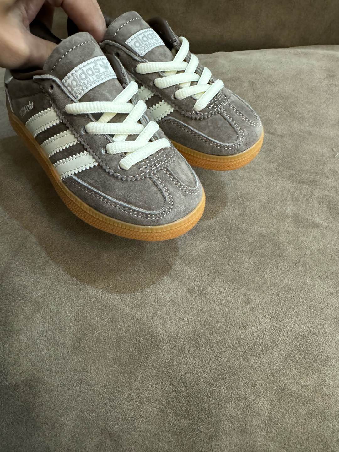 图片[3]-新款德训3代 adidas SPEZIAL 儿童鞋猪八皮德训鞋运动鞋 时尚百搭 防滑减震 低帮 儿童板鞋 尺码24-37 .-选品中心