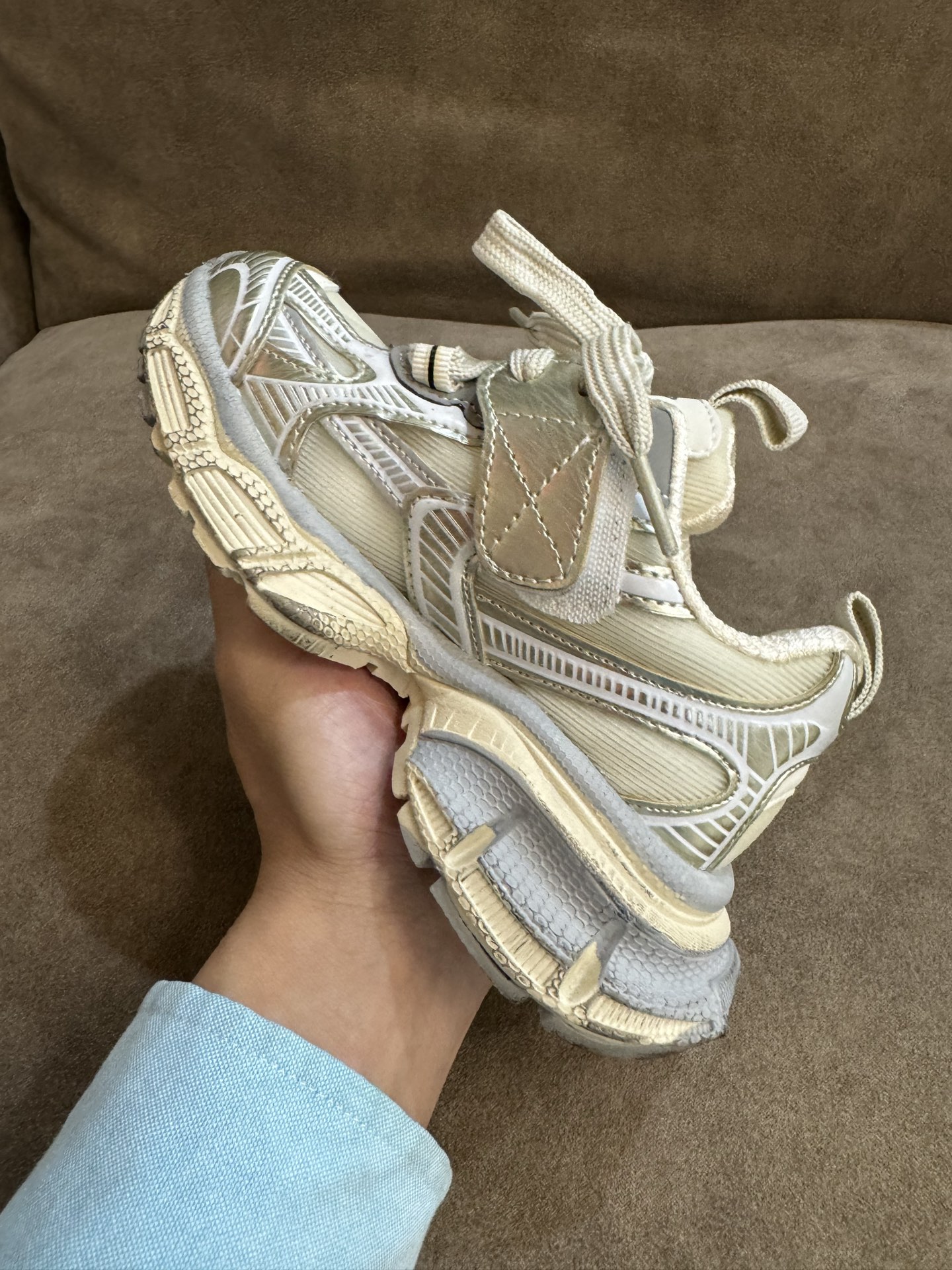 图片[2]-巴黎家网纱透气系列儿童魔术贴老爹鞋 尺码：26-37码 经典巴黎世家老爹款🆒 魔术贴设计，穿脱方便✌🏻 闪钻系列✨时髦又洋气✨-选品中心