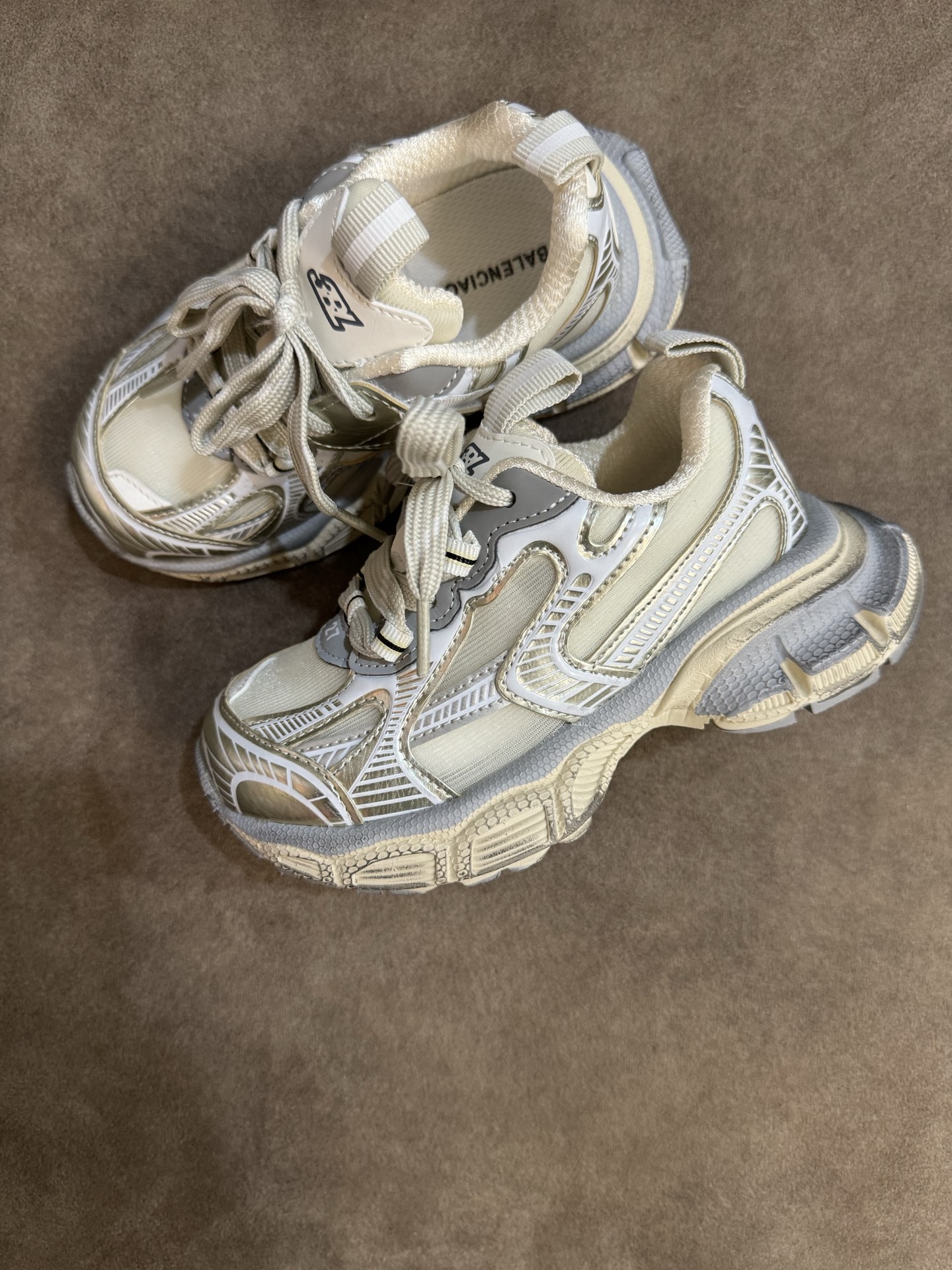 图片[6]-巴黎家网纱透气系列儿童魔术贴老爹鞋 尺码：26-37码 经典巴黎世家老爹款🆒 魔术贴设计，穿脱方便✌🏻 闪钻系列✨时髦又洋气✨-选品中心