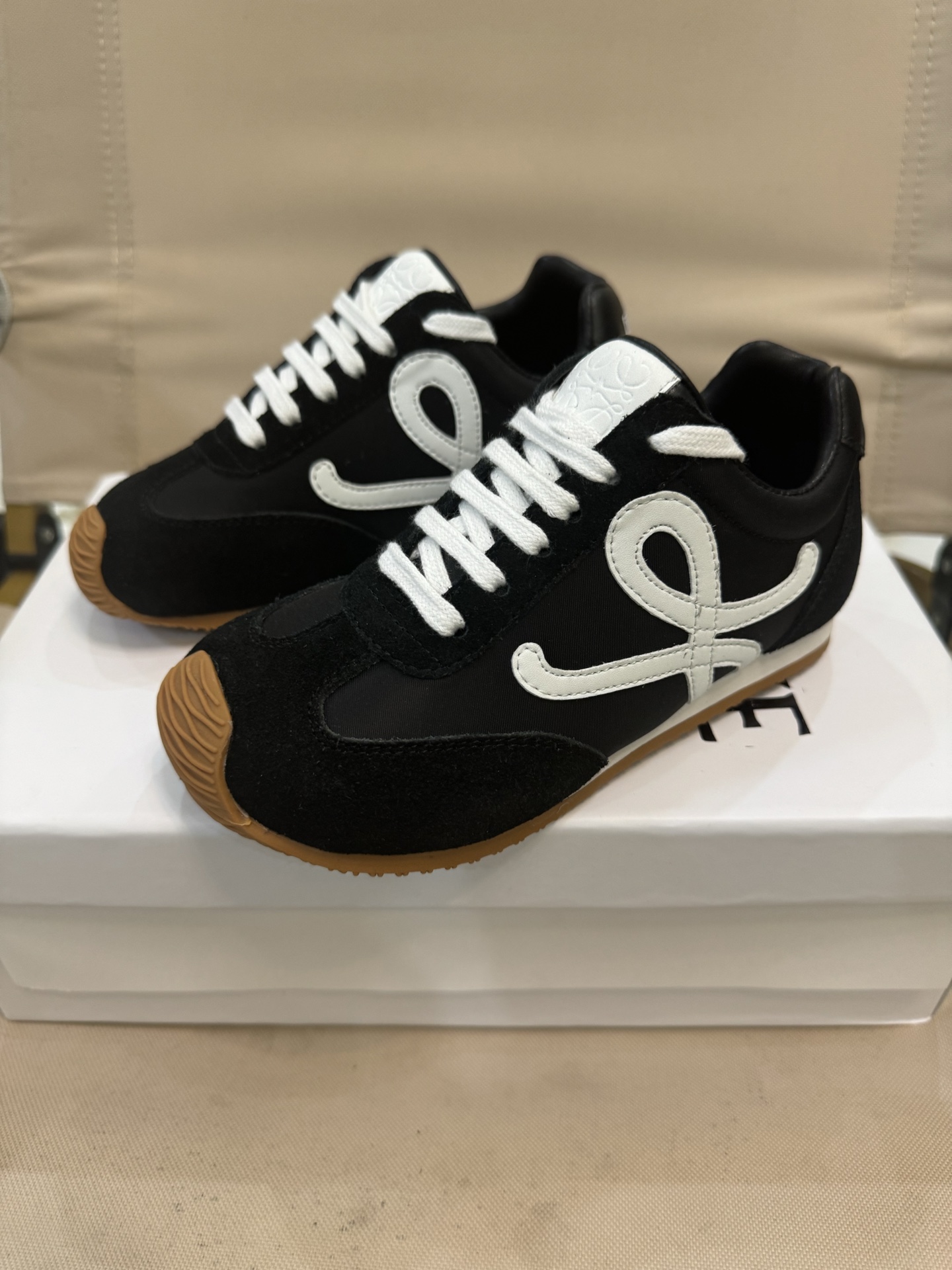 图片[7]-LOEWE罗意威阿甘德训鞋网红款真皮芭蕾拼色儿童运动鞋童鞋 王一博杨幂明星款欧洲站系男女童百搭跑步鞋户外炸街童鞋 尺码：26-37码-选品中心