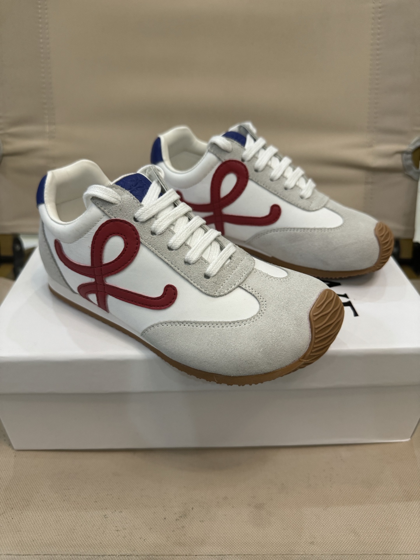 图片[8]-LOEWE罗意威阿甘德训鞋网红款真皮芭蕾拼色儿童运动鞋童鞋 王一博杨幂明星款欧洲站系男女童百搭跑步鞋户外炸街童鞋 尺码：26-37码-选品中心