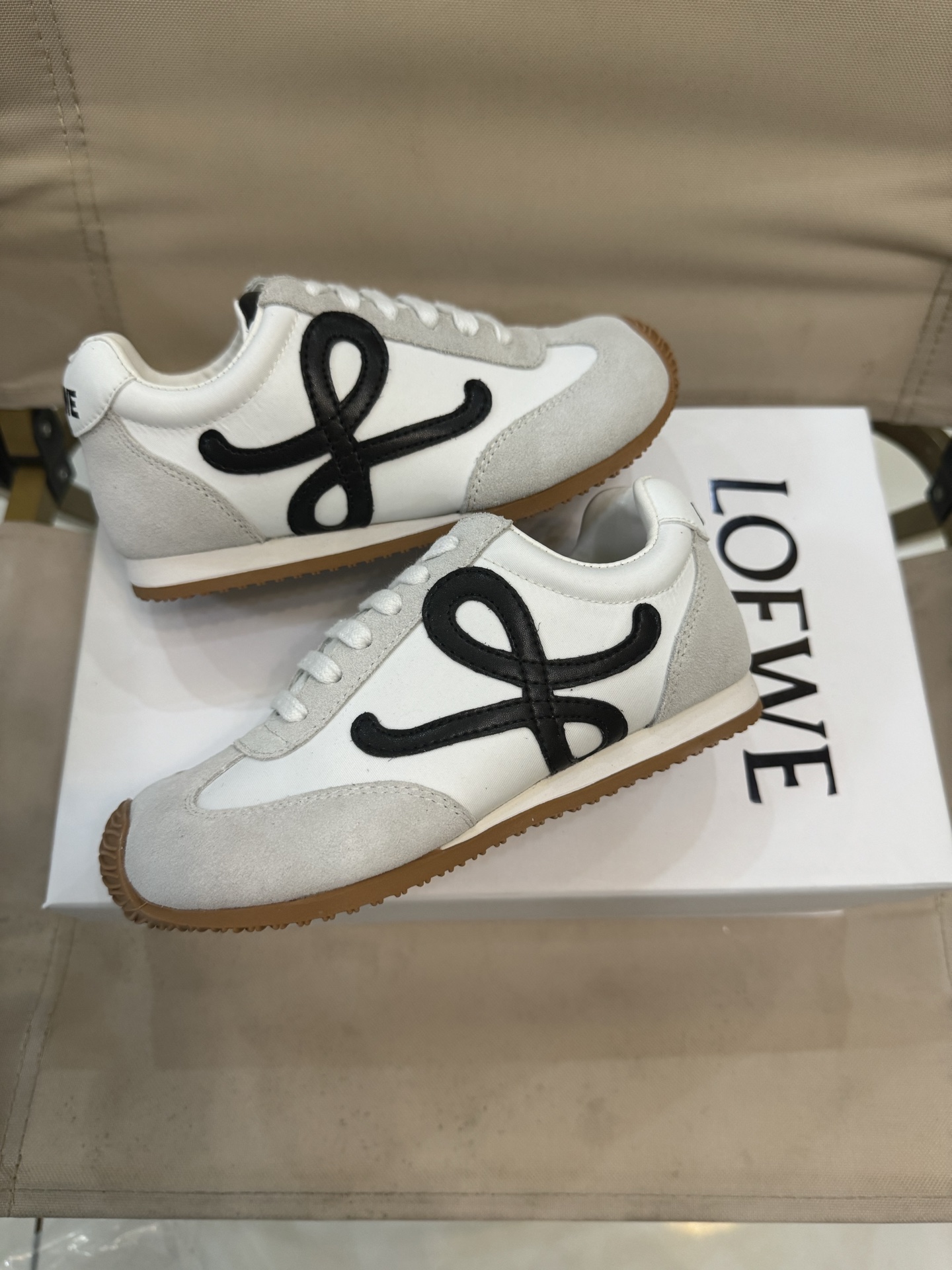 图片[6]-LOEWE罗意威阿甘德训鞋网红款真皮芭蕾拼色儿童运动鞋童鞋 王一博杨幂明星款欧洲站系男女童百搭跑步鞋户外炸街童鞋 尺码：26-37码-选品中心