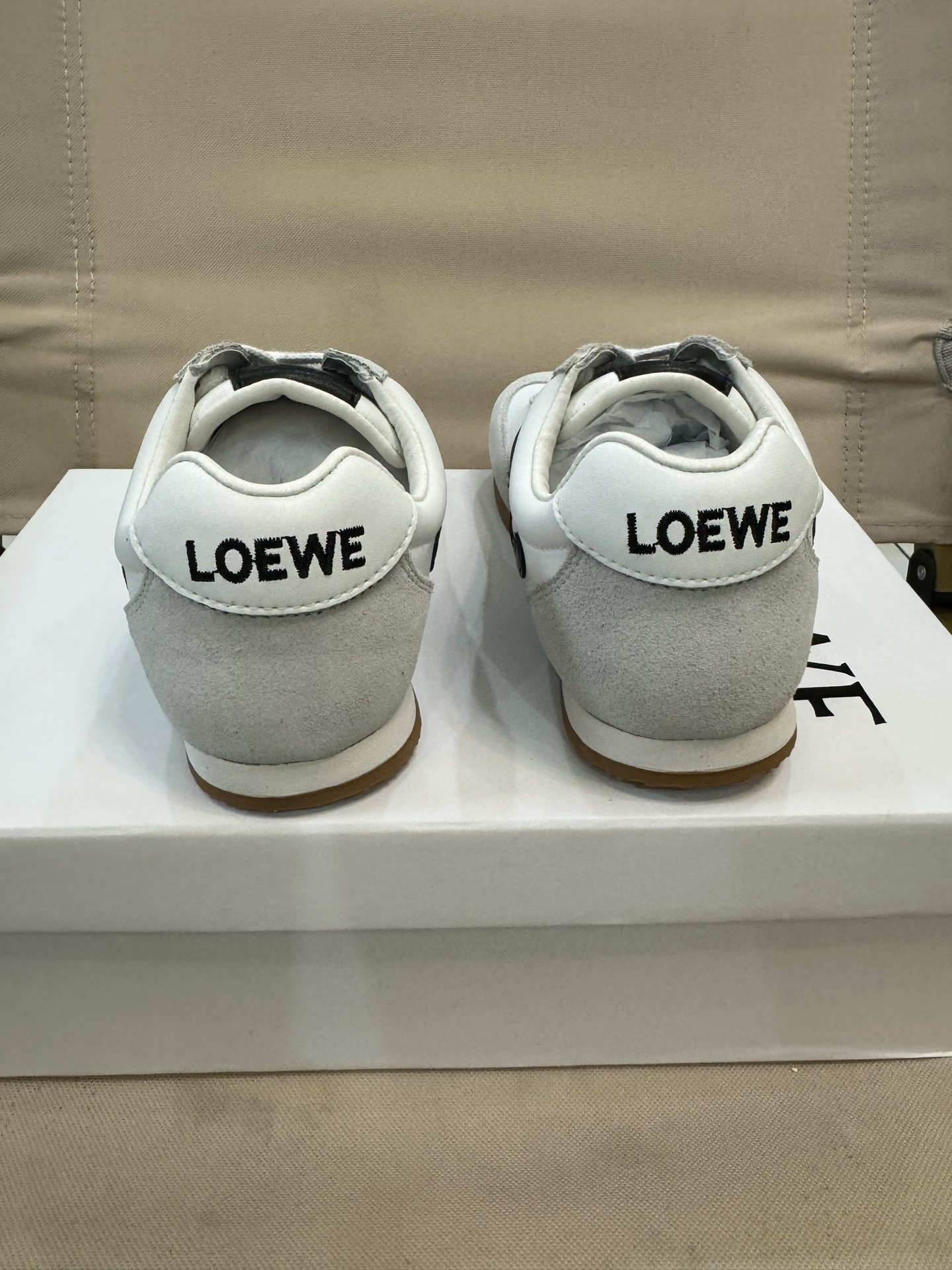 图片[4]-LOEWE罗意威阿甘德训鞋网红款真皮芭蕾拼色儿童运动鞋童鞋 王一博杨幂明星款欧洲站系男女童百搭跑步鞋户外炸街童鞋 尺码：26-37码-选品中心