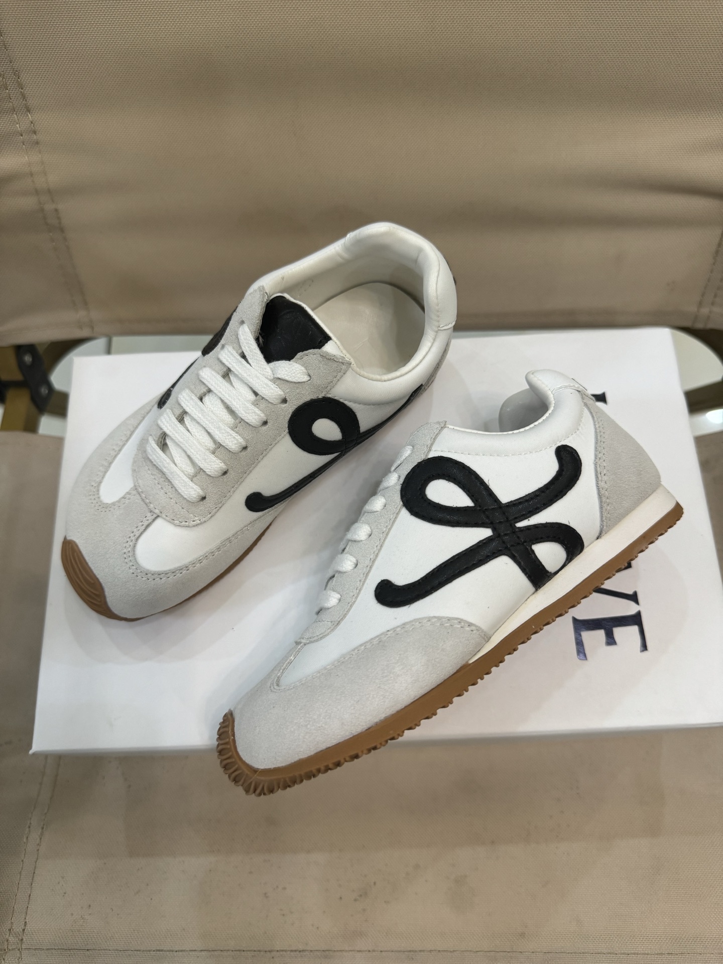 图片[5]-LOEWE罗意威阿甘德训鞋网红款真皮芭蕾拼色儿童运动鞋童鞋 王一博杨幂明星款欧洲站系男女童百搭跑步鞋户外炸街童鞋 尺码：26-37码-选品中心