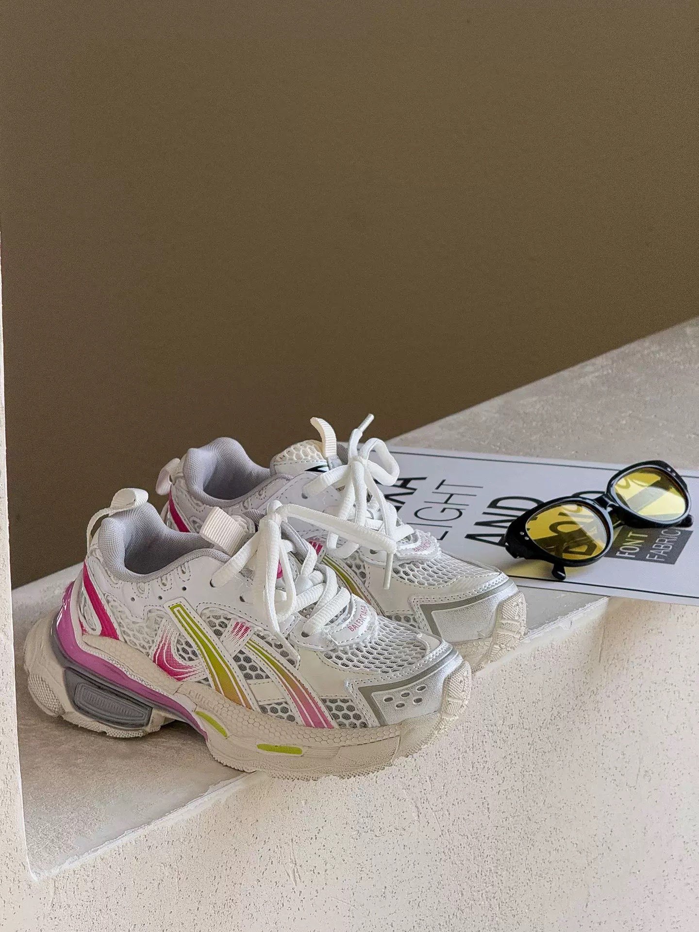 图片[5]-尺码表 现货出 巴黎7.5代单网透气系列儿童魔术贴老爹鞋 尺码：26-37码 经典巴黎世家老爹款🆒 魔术贴设计，穿脱方便✌🏻 闪钻系列✨时髦又洋气✨-选品中心