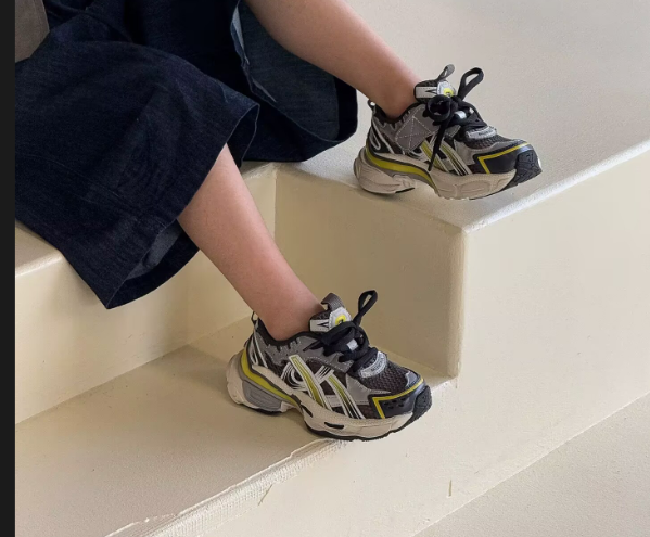 图片[4]-巴黎7.5代单网透气系列儿童魔术贴老爹鞋 尺码：26-37码 经典巴黎世家老爹款🆒 魔术贴设计，穿脱方便✌🏻 闪钻系列✨时髦又洋气✨-选品中心