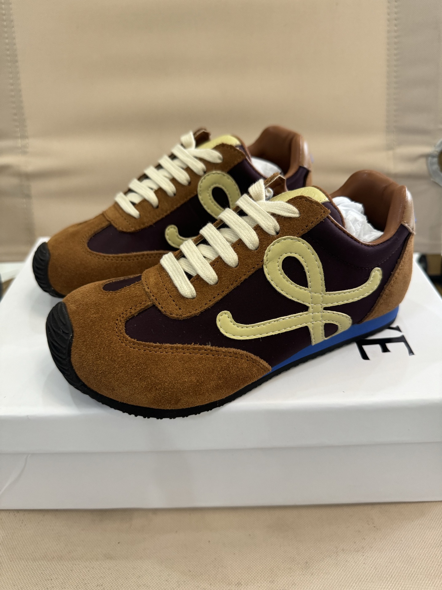 图片[7]-LOEWE罗意威阿甘德训鞋网红款真皮芭蕾拼色儿童运动鞋童鞋 王一博杨幂明星款欧洲站系男女童百搭跑步鞋户外炸街童鞋 尺码：26-37码.-选品中心