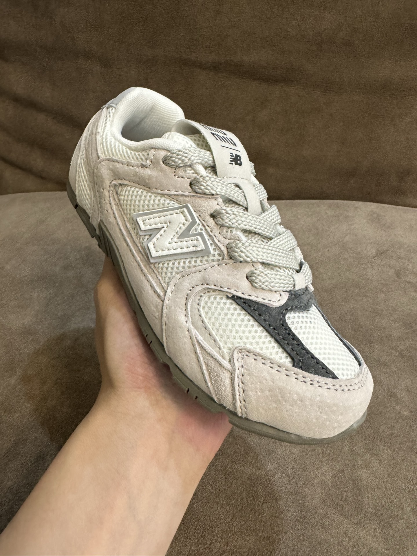 NO:211390,NB 530 miumiu Zhubape mesh lace-up co-branded children's shoes Size 24–37 adopts shoelace design and unique style with very textured texture!  The style is super beautiful, not fat, not fat, I love, I love, I wear very light and versatile~, miumiu, miumiu,19860909NB 530 miumiu 猪八皮网面系带联名款童鞋 尺码24–37 采用鞋带设计、独特的风格非常有质感！版型超级好看不肥不胖爱了爱了上脚非常轻便百搭～,miumiu,miumiu,,Children's