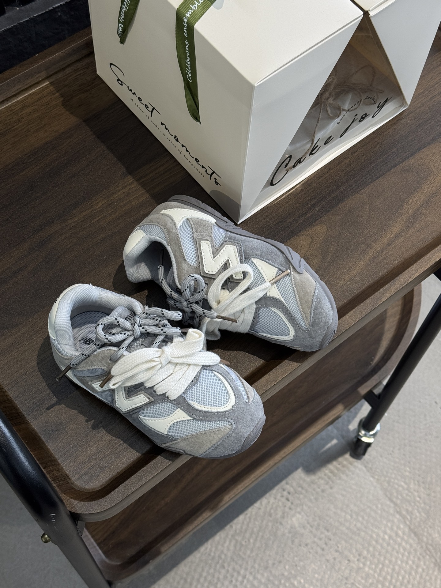 图片[5]-NB miumiu 联名款猪八皮网面魔术贴童鞋 尺码24–37 采用鞋带设计、独特的风格非常有质感！版型超级好看不肥不胖爱了爱了上脚非常轻便百搭～-选品中心