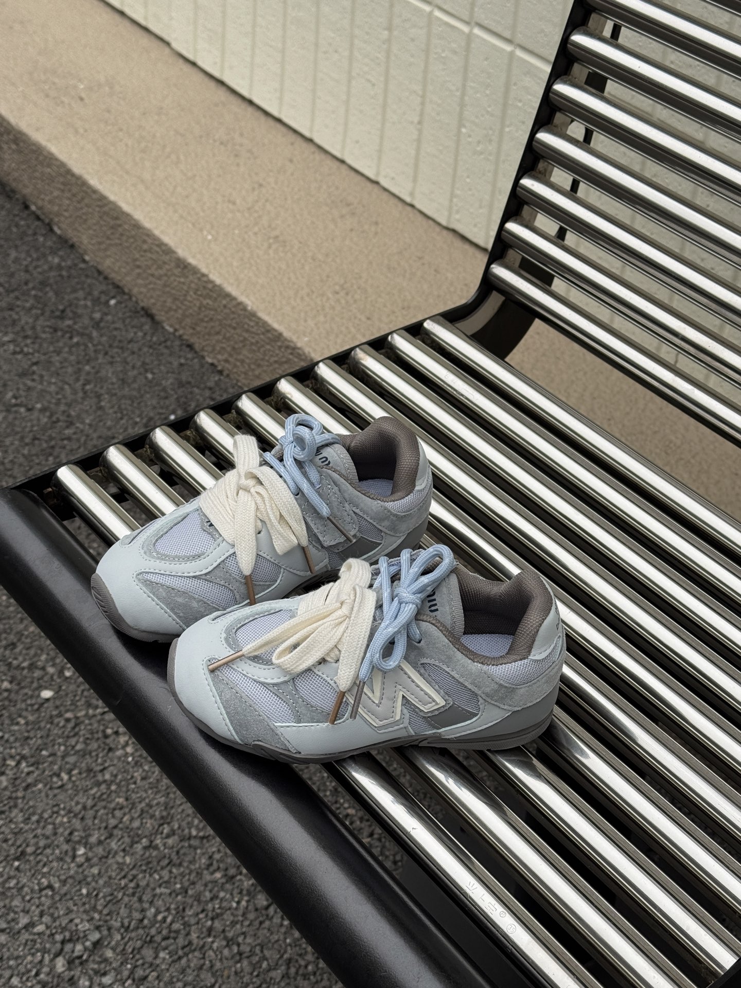 图片[7]-NB miumiu 联名款猪八皮网面魔术贴童鞋 尺码24–37 采用鞋带设计、独特的风格非常有质感！版型超级好看不肥不胖爱了爱了上脚非常轻便百搭～-选品中心