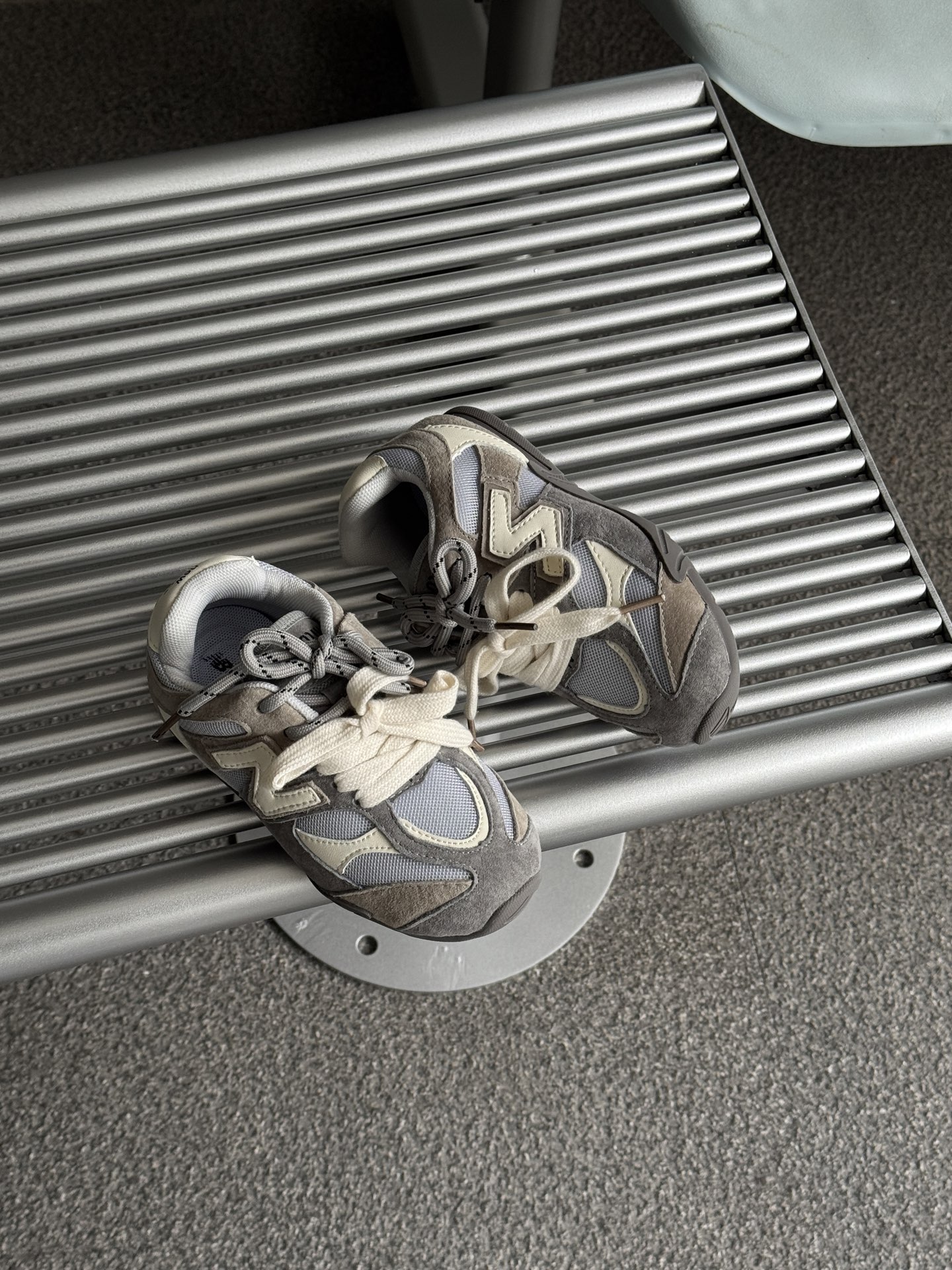 图片[8]-NB miumiu 联名款猪八皮网面魔术贴童鞋 尺码24–37 采用鞋带设计、独特的风格非常有质感！版型超级好看不肥不胖爱了爱了上脚非常轻便百搭～-选品中心