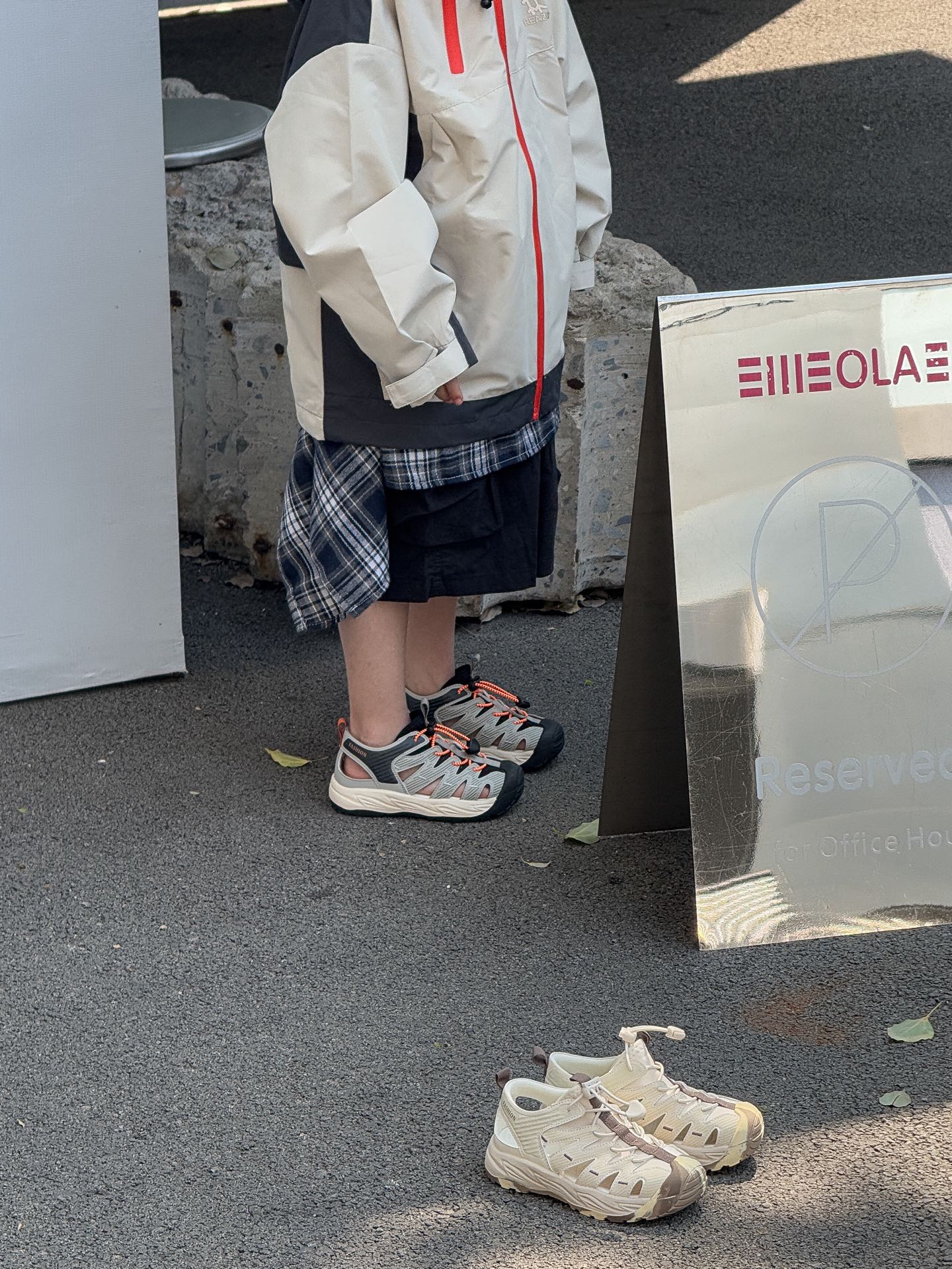 放 HOKA HOPARA包头镂空溯溪凉鞋户外凉鞋💫采用弹力扣设计，方便宝贝穿脱🤩镂空鞋面，清爽透气💨让双脚👣在炎炎夏日也能保持清爽 鞋底防滑耐磨 尺码26-37-选品中心