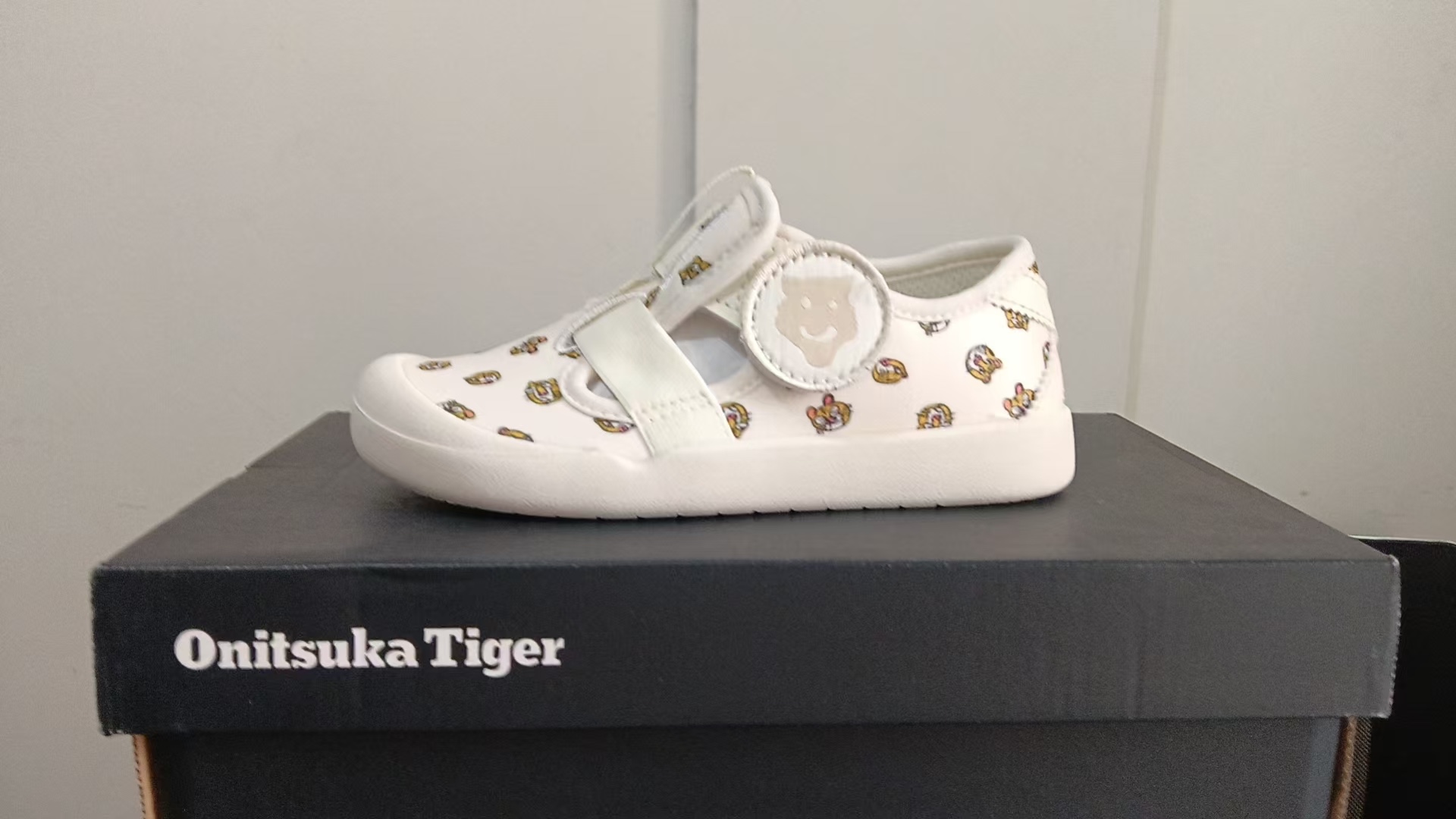 图片[3]-鬼冢虎夏季网面包头凉鞋 沙滩鞋凉鞋22-35 包头镂空户外溯溪凉鞋户外凉鞋💫采用弹力扣设计，方便宝贝穿脱🤩镂空网鞋面，清爽透气💨让双脚👣-选品中心