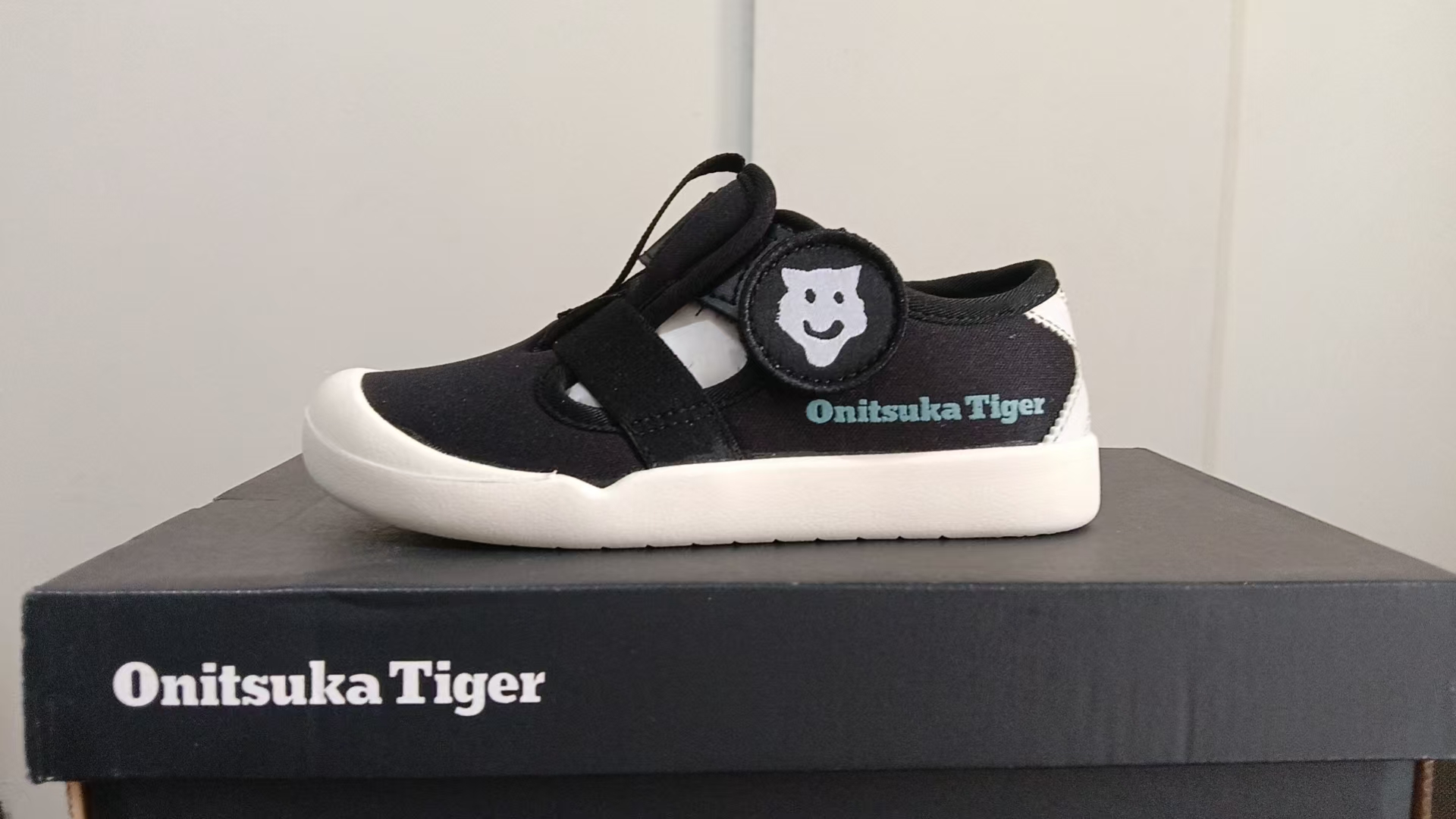 出货放 Tiger鬼冢虎 Mexico 66 夏季网面包头凉鞋 沙滩鞋凉鞋 尺码22-35 包头镂空户外溯溪凉鞋户外凉鞋💫采用弹力扣设计,方便宝贝穿脱🤩镂空网鞋面,清爽透气💨让双脚👣在炎炎夏日也能保持清爽 鞋底防滑耐磨-选品中心