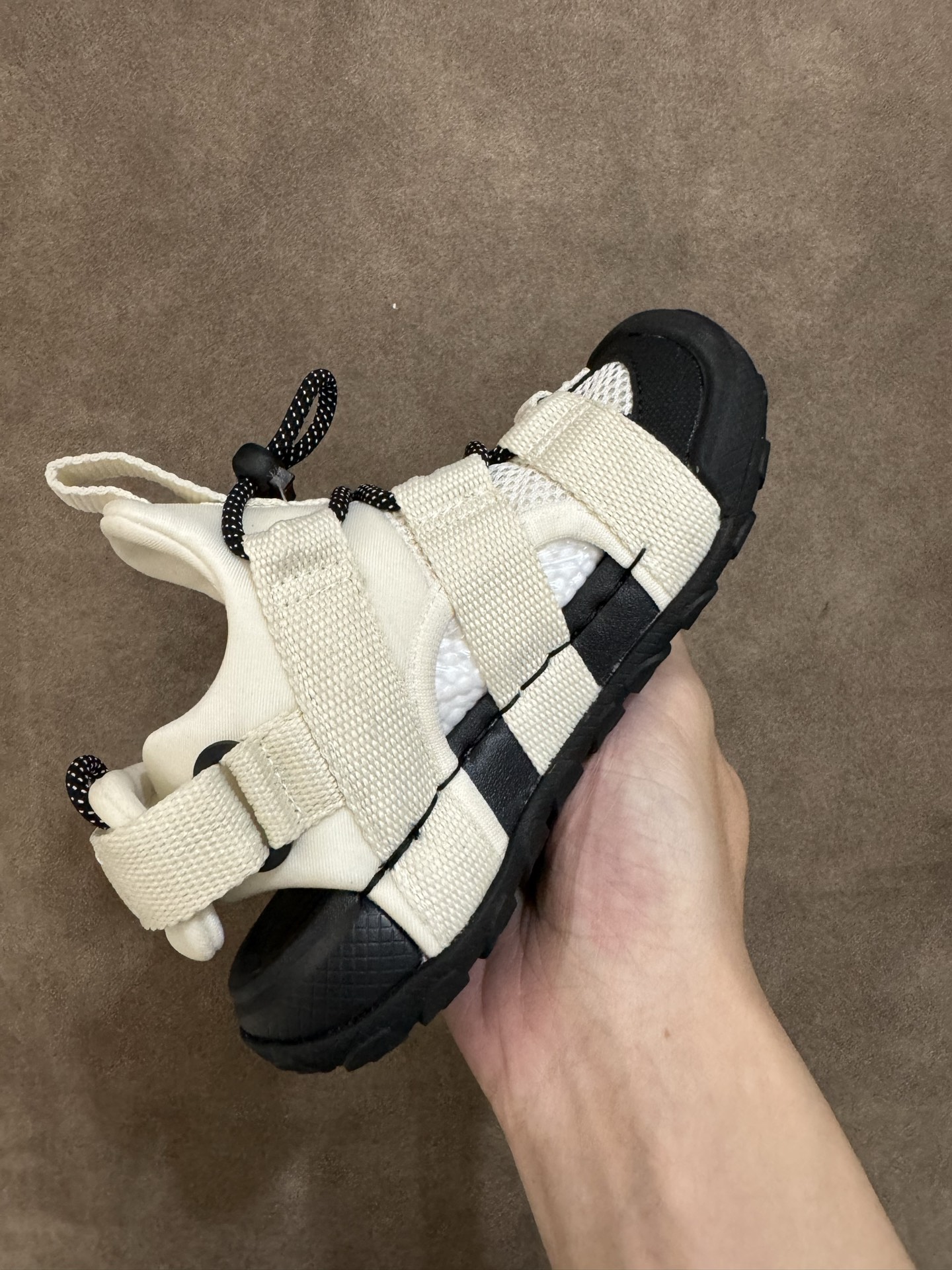 图片[6]-北面儿童包头凉鞋2025新款夏季运动户外沙滩鞋软底男女童户外溯溪鞋 尺码 26—37 包头镂空户外溯溪凉鞋 采用弹力扣设计，方便宝贝穿脱🤩镂空网鞋面，清爽透气💨让双脚👣在炎炎夏日也能保持清爽 鞋底防滑耐磨-选品中心