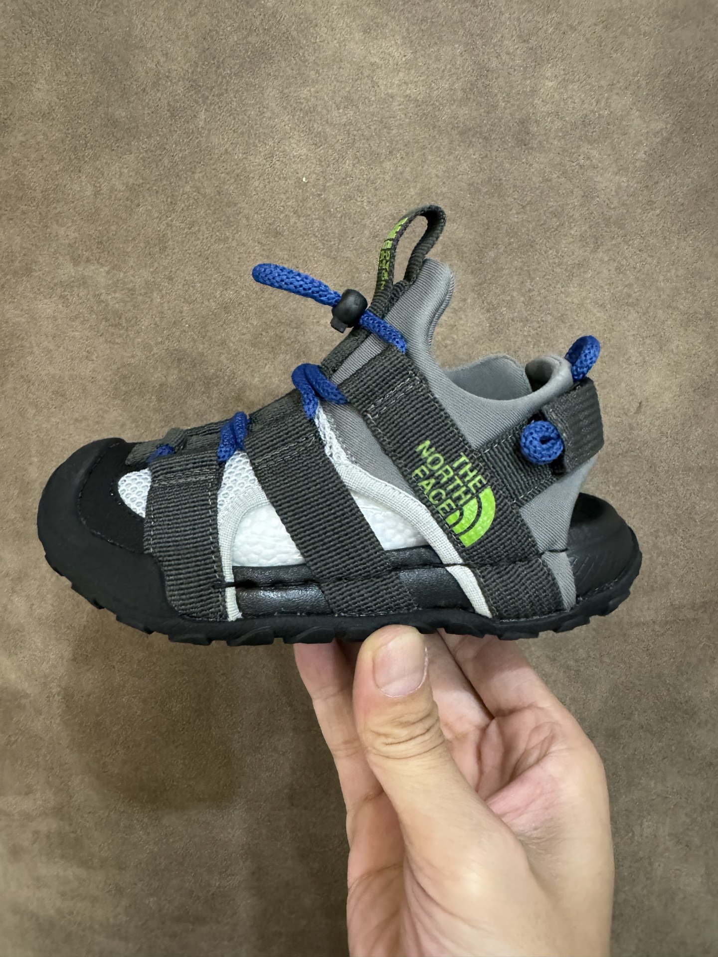 图片[4]-北面包头凉鞋户外沙滩鞋26—37 包头镂空户外溯溪凉鞋 采用弹力扣设计，方便宝贝穿脱，清爽透气💨让双脚👣在炎炎夏日也能保持清爽 鞋底防滑耐磨-选品中心