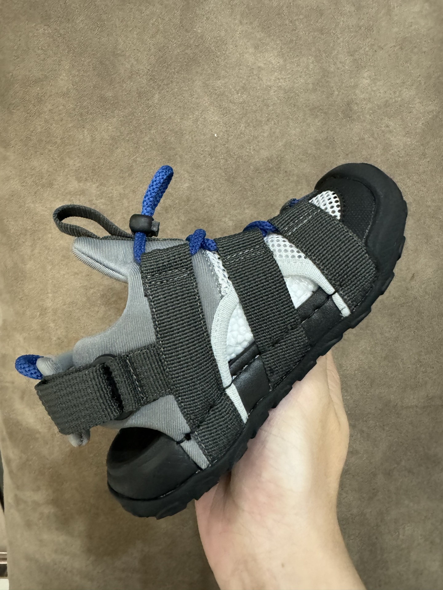 图片[5]-北面包头凉鞋户外沙滩鞋26—37 包头镂空户外溯溪凉鞋 采用弹力扣设计，方便宝贝穿脱，清爽透气💨让双脚👣在炎炎夏日也能保持清爽 鞋底防滑耐磨-选品中心