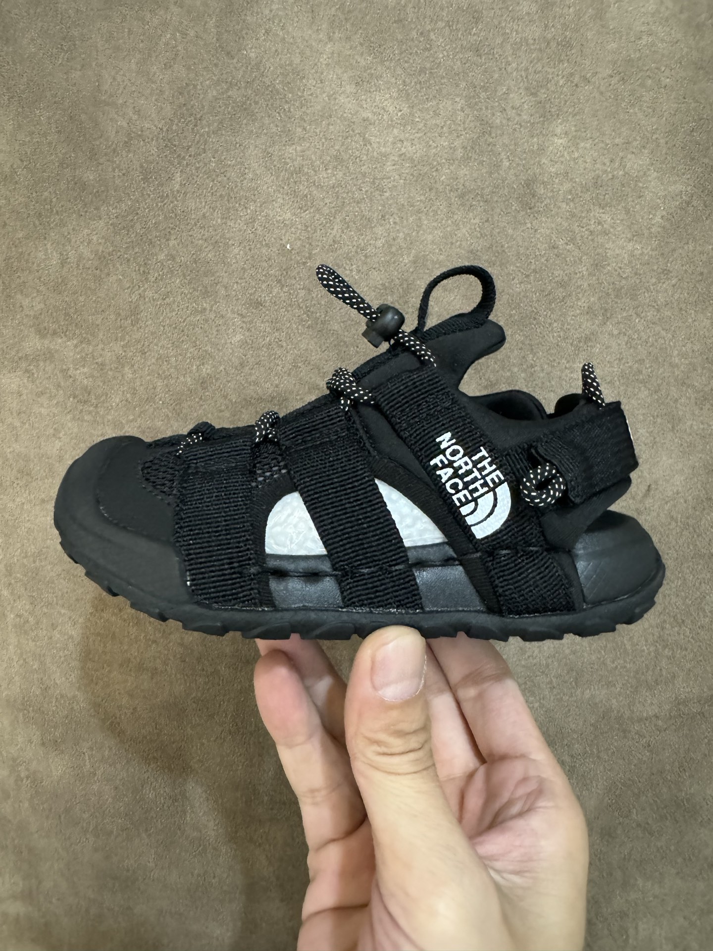 图片[4]-北面包头凉鞋户外沙滩鞋26—37 包头镂空户外溯溪凉鞋 采用弹力扣设计，方便宝贝穿脱，清爽透气💨让双脚👣在炎炎夏日也能保持清爽 鞋底防滑耐磨-选品中心