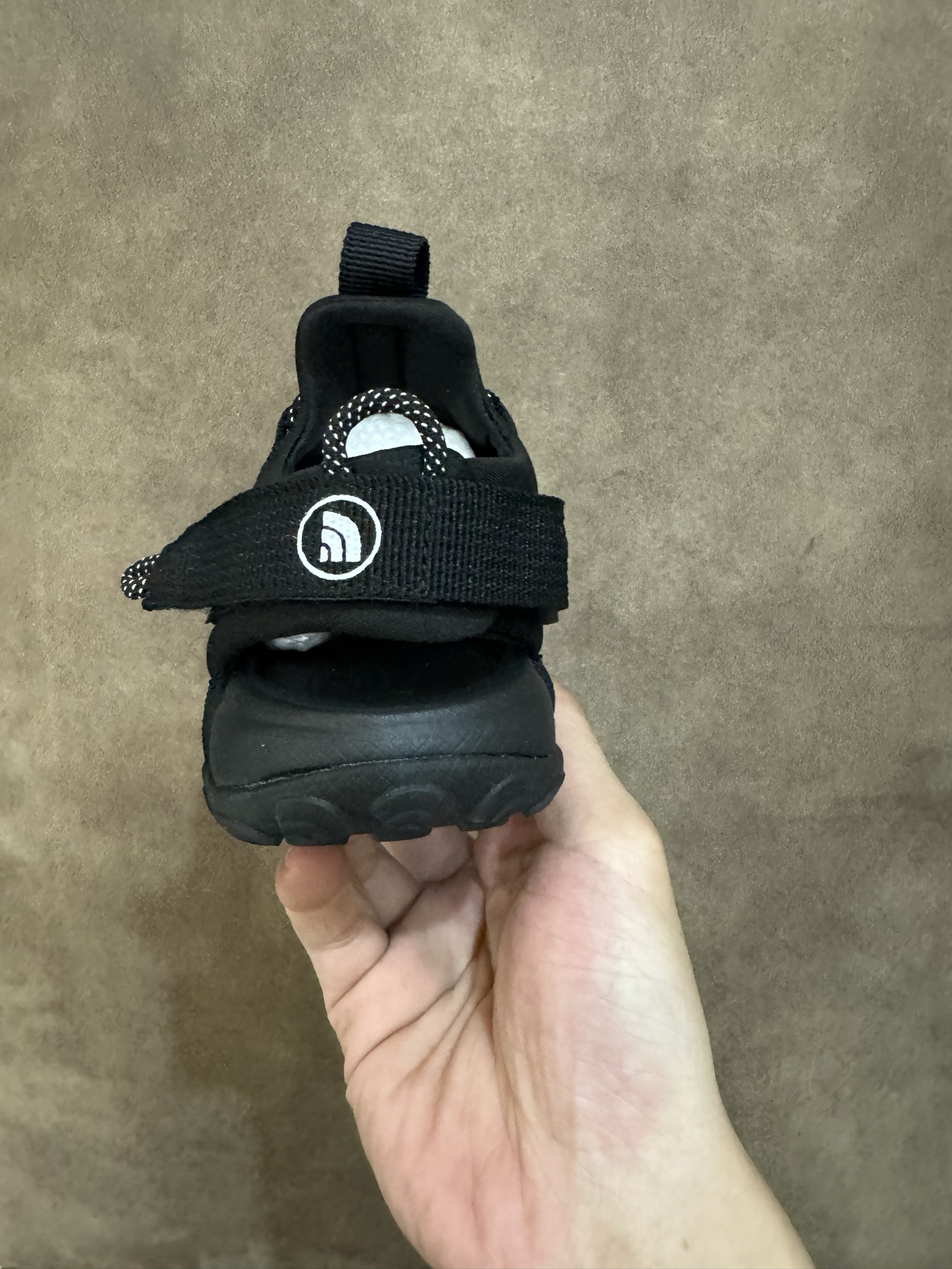 图片[5]-北面包头凉鞋户外沙滩鞋26—37 包头镂空户外溯溪凉鞋 采用弹力扣设计，方便宝贝穿脱，清爽透气💨让双脚👣在炎炎夏日也能保持清爽 鞋底防滑耐磨-选品中心