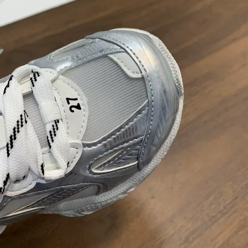 图片[2]-新色 巴黎新款网纱儿童魔术贴老爹鞋 尺码：26-37码 经典巴黎世家老爹鞋🆕 网纱设计，透气又舒适☁️ 魔术贴设计，穿脱方便✌🏻-选品中心