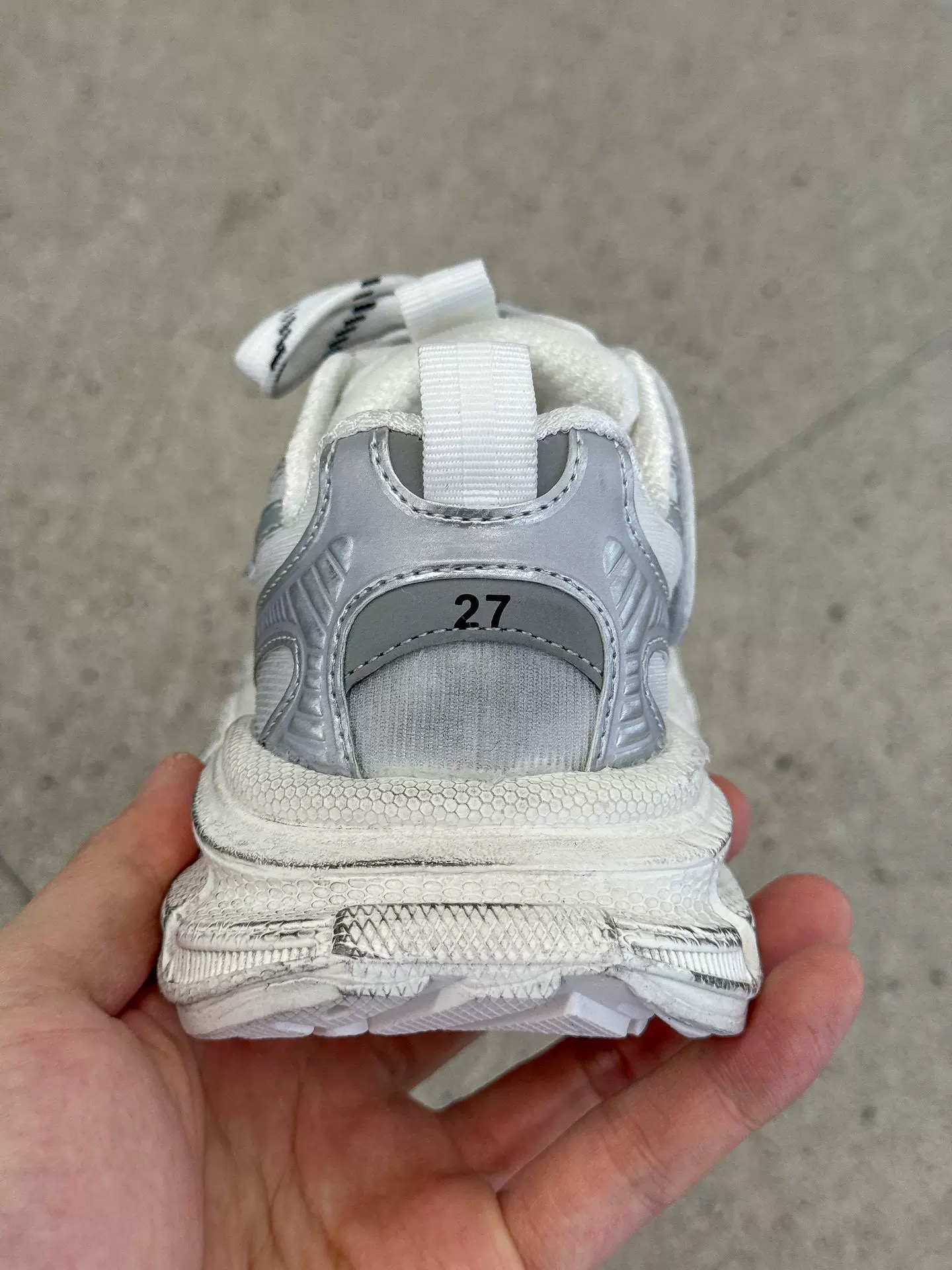 图片[4]-新色 巴黎新款网纱儿童魔术贴老爹鞋 尺码：26-37码 经典巴黎世家老爹鞋🆕 网纱设计，透气又舒适☁️ 魔术贴设计，穿脱方便✌🏻-选品中心