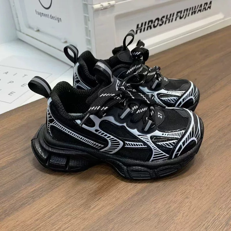 图片[2]-新色 巴黎新款网纱儿童魔术贴老爹鞋 尺码：26-37码 经典巴黎世家老爹鞋🆕 网纱设计，透气又舒适☁️ 魔术贴设计，穿脱方便✌🏻-选品中心