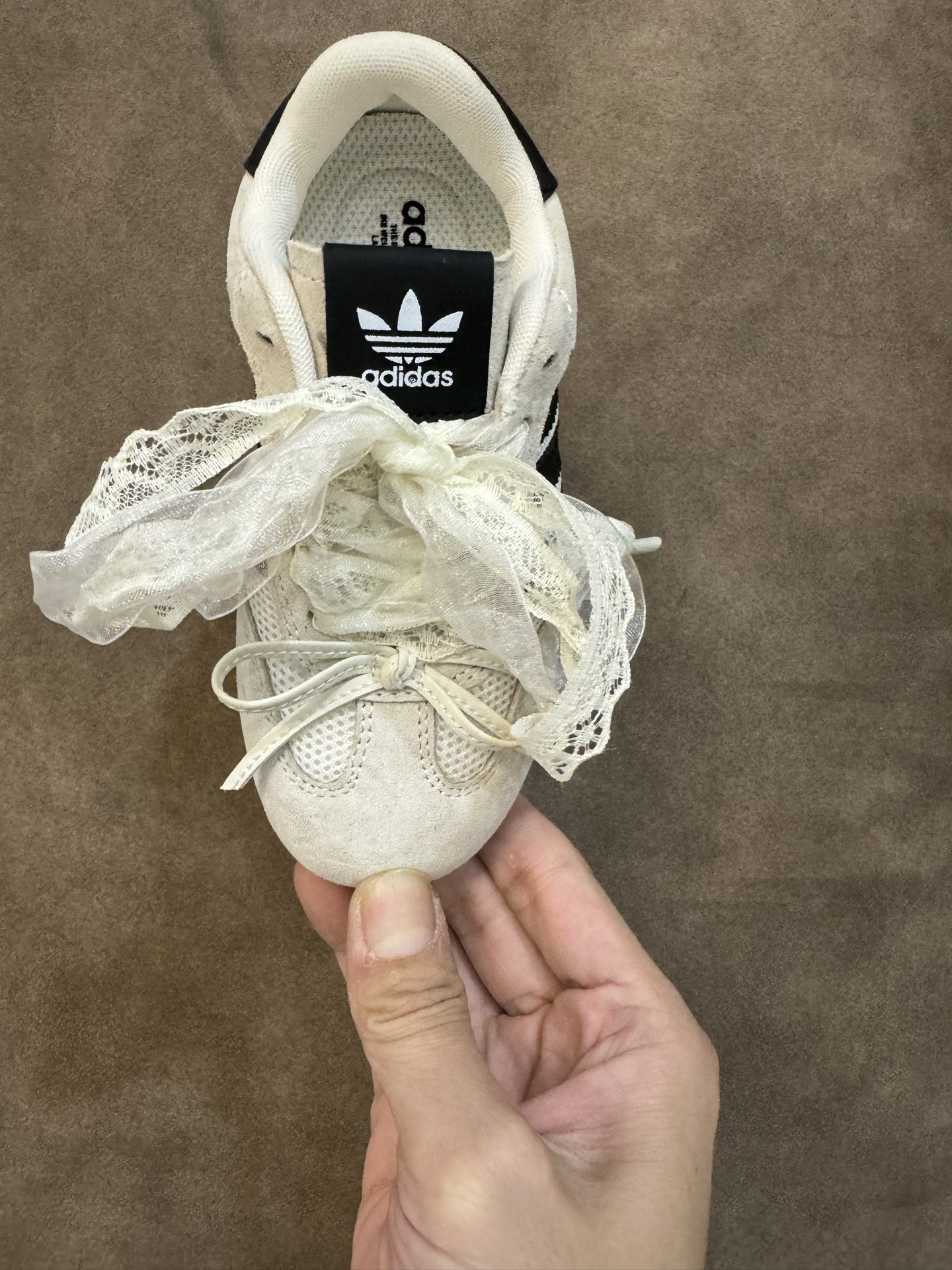 图片[6]-AD 三叶草蕾丝蝴蝶结德训童鞋26-37码 百搭又不失时尚的三条纹 透气性网面，舒适不闷脚☁️橡胶耐磨防滑大底，脚感超赞👍🏻-选品中心