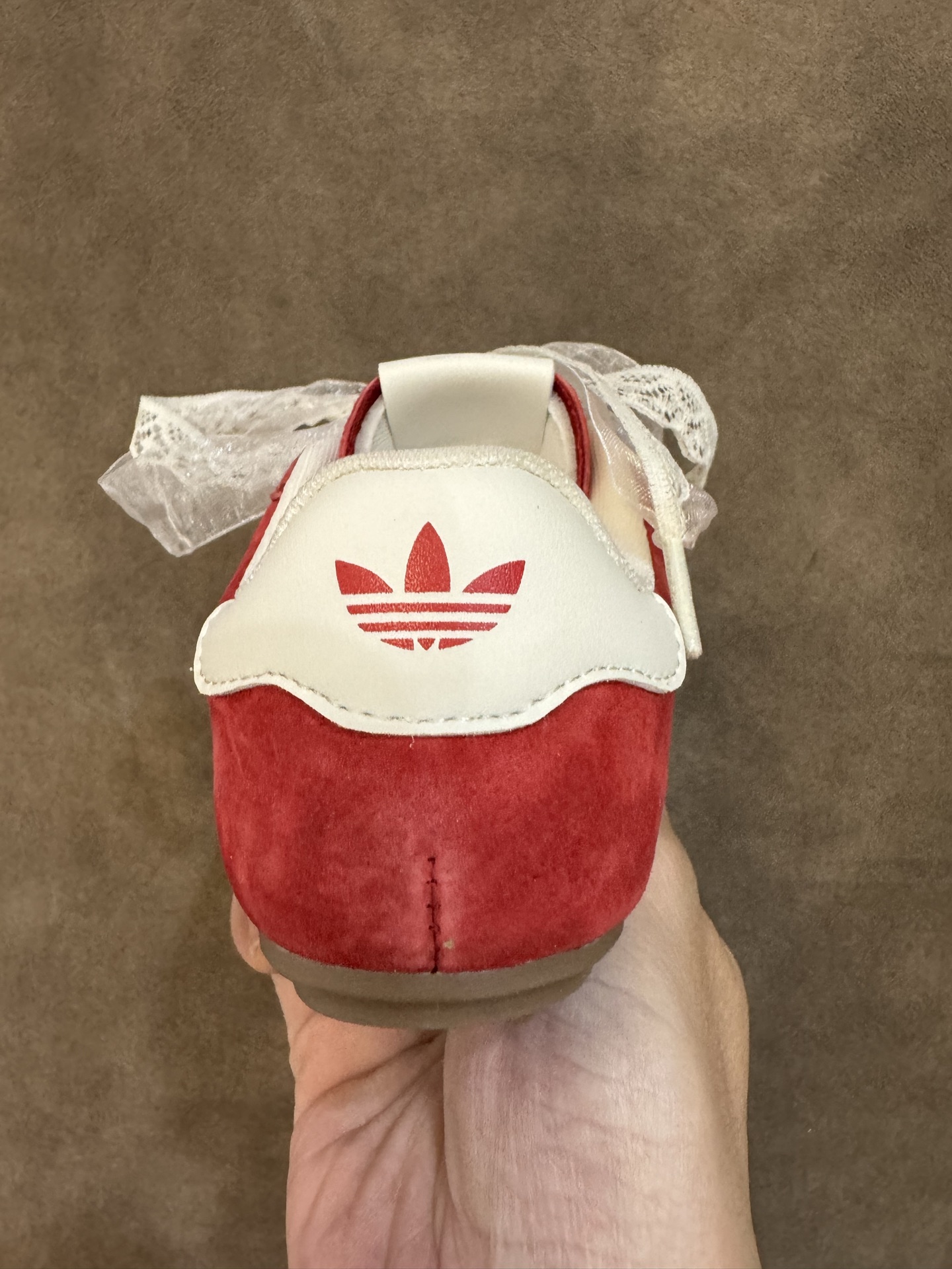 图片[7]-AD 三叶草蕾丝蝴蝶结跳舞鞋德训童鞋男女童鞋洋气休闲阿甘鞋 尺码：26-37码 百搭又不失时尚的三条纹 透气性网面，舒适不闷脚☁️ 橡胶耐磨防滑大底，脚感超赞👍🏻-选品中心