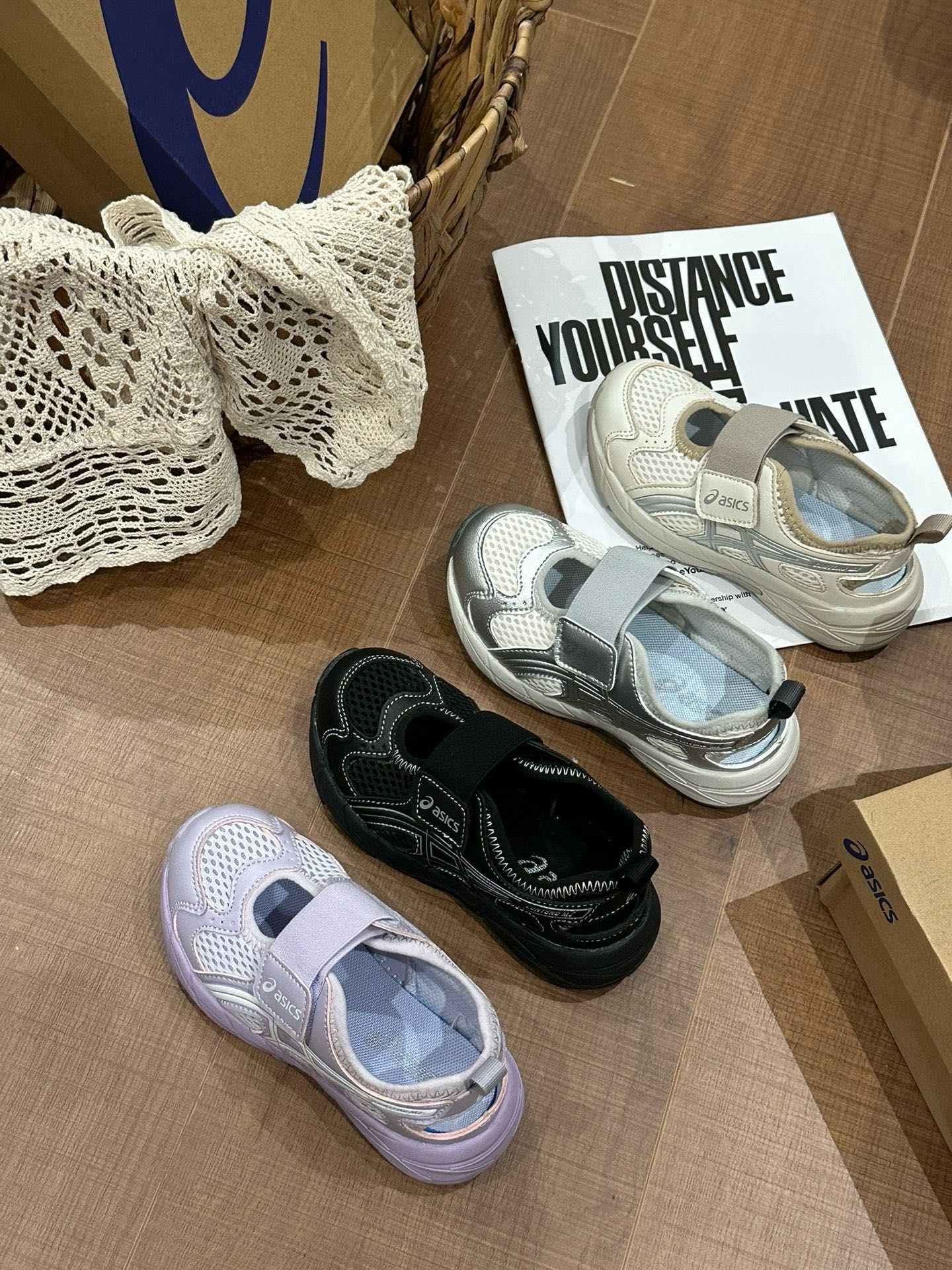 图片[2]-♥️谁还没看到🉐️儿童鞋！🎁！真的是打着灯笼找不到的性价比了，卑微至极的价格！鞋子品质把心代理肚子里！ ASICS/亚瑟士童鞋2025夏季新款男女童运动透气凉鞋尺码22–37-选品中心