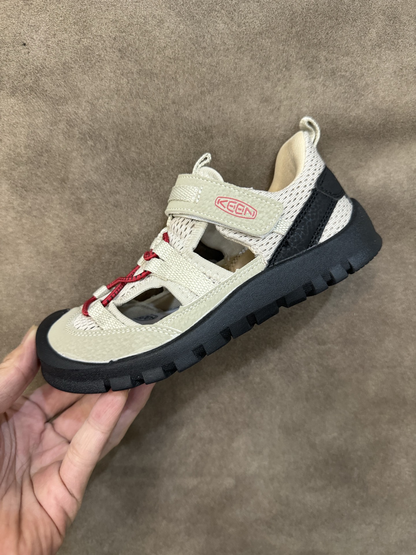 图片[4]-尺码表 新款 科恩潮牌户外魔术贴镂空儿童涉水溯溪凉鞋 尺码：26-37码 户外大佬潮牌⛺️ 优质尼龙材料镂空拼接，透气又舒适☁️ 橡胶耐磨防滑包头大底✅ 应对轻松不管是室内还是户外的各种地形✌🏻 高端客户必入单品❤️-选品中心